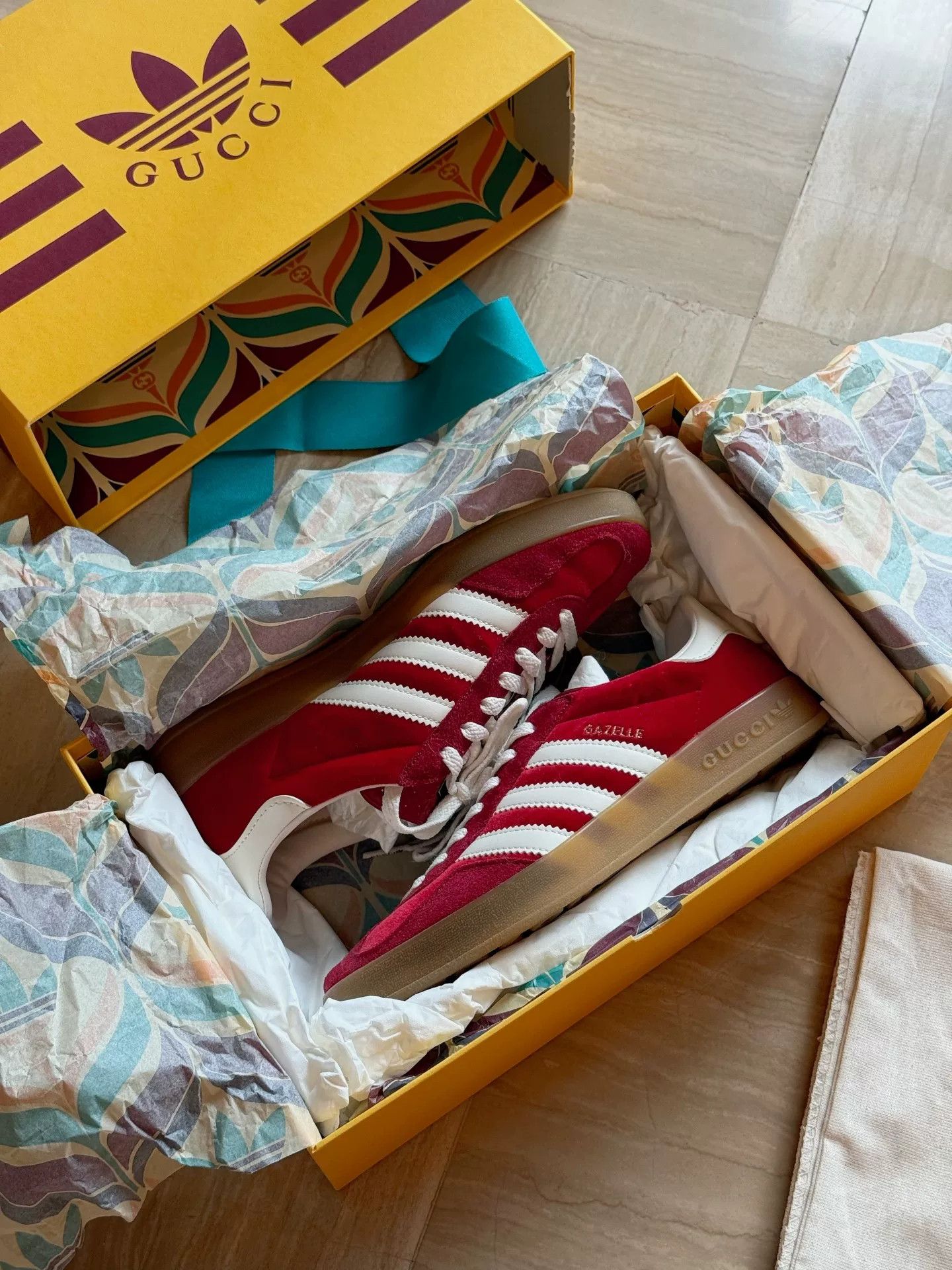 Gucci Gucci x Adidas Originals Gazelle Sneakers Size US 7 / IT 37 - 2 Thumbnail