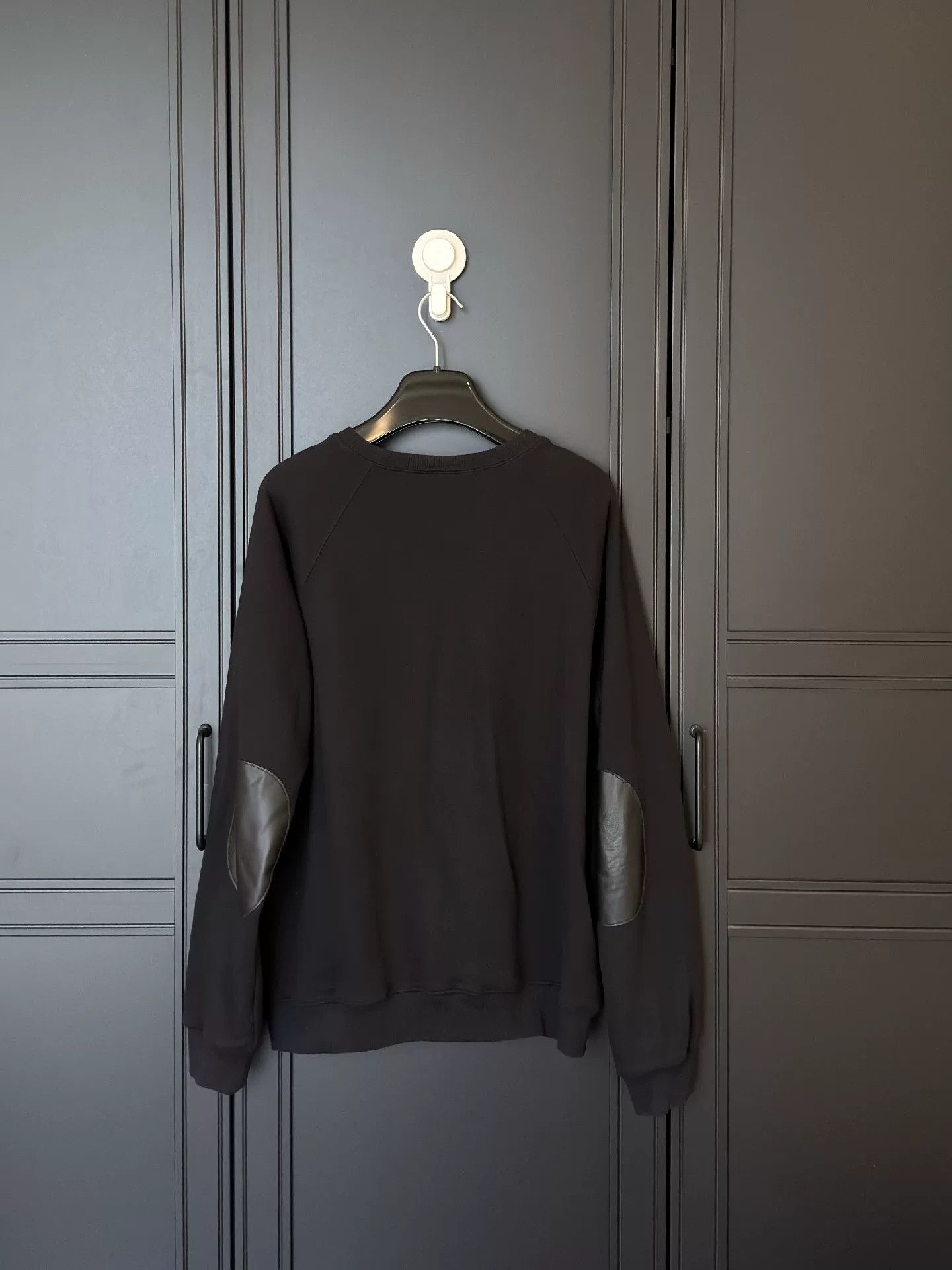 Yves Saint Laurent YSL Men's Patchwork Leather Crewneck Sweatshirt Size US XL / EU 56 / 4 - 2 Thumbnail