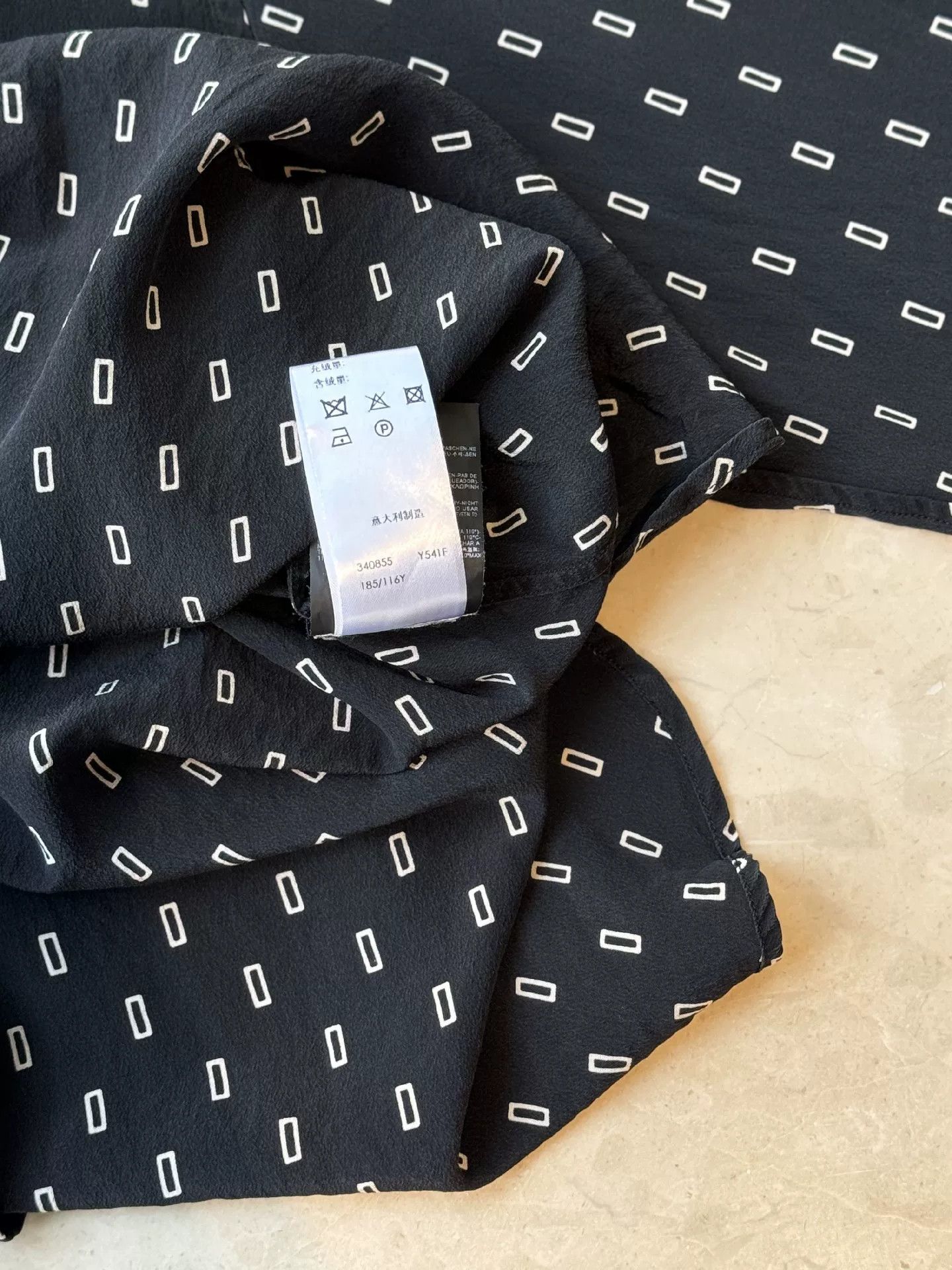 Saint Laurent Paris YSL Men's 100% Silk Printed Shirt Size US M / EU 48-50 / 2 - 8 Thumbnail