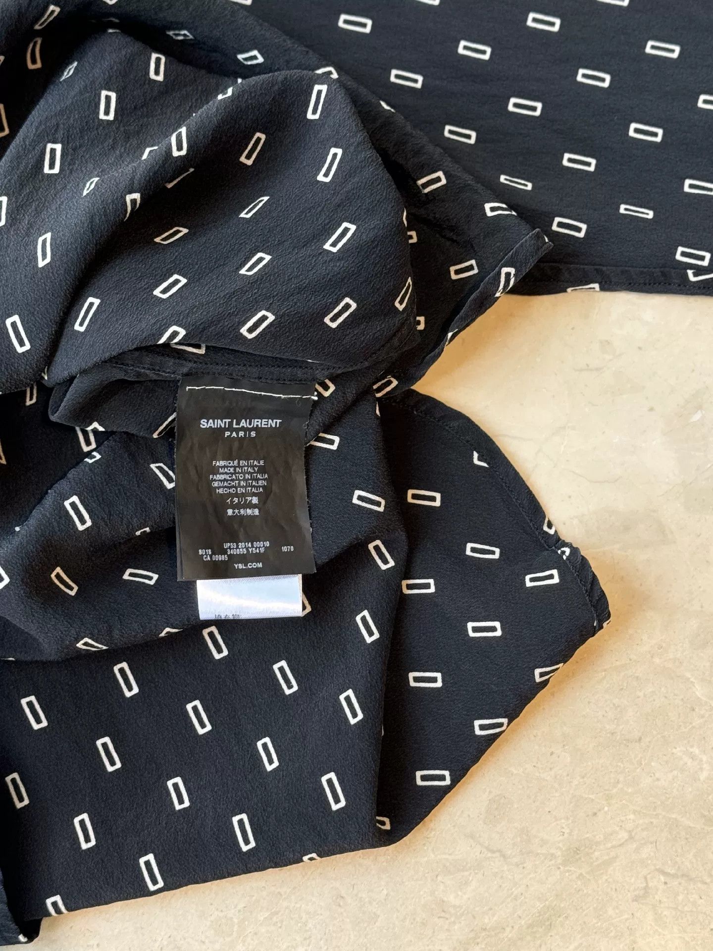 Saint Laurent Paris YSL Men's 100% Silk Printed Shirt Size US M / EU 48-50 / 2 - 6 Thumbnail