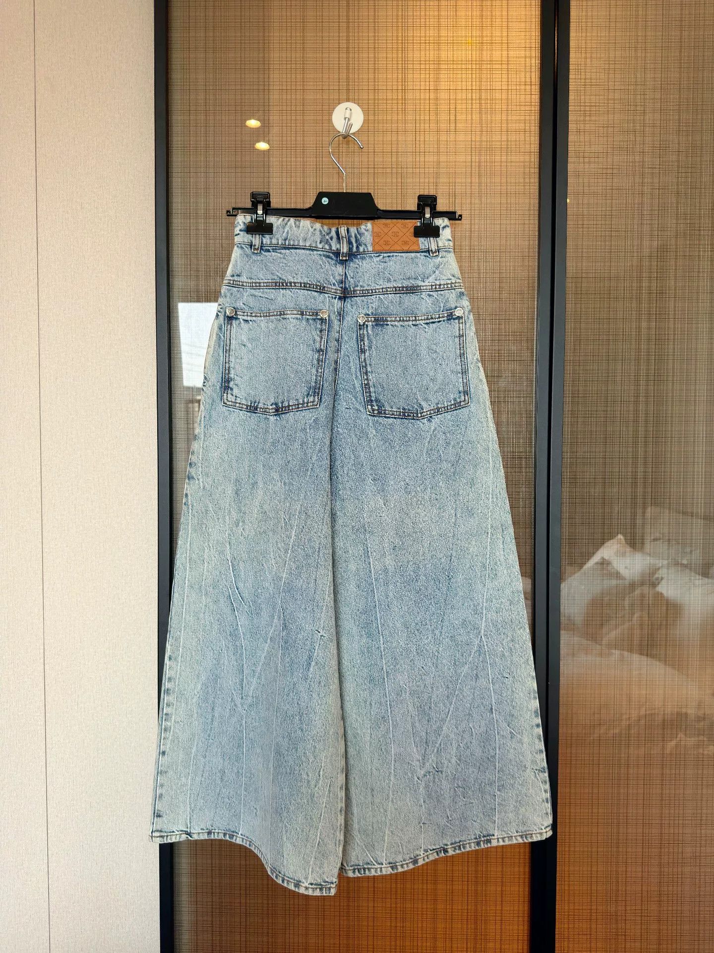 Chanel Chanel Women's Wide-Leg Denim Jeans Size 36" / US 14 / IT 50 - 2 Thumbnail
