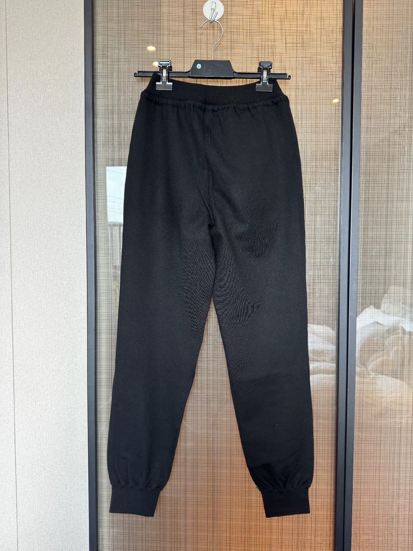 Louis Vuitton Louis Vuitton Women's Cashmere Sweatpants Size 36" / US 14 / IT 50 - 3 Thumbnail