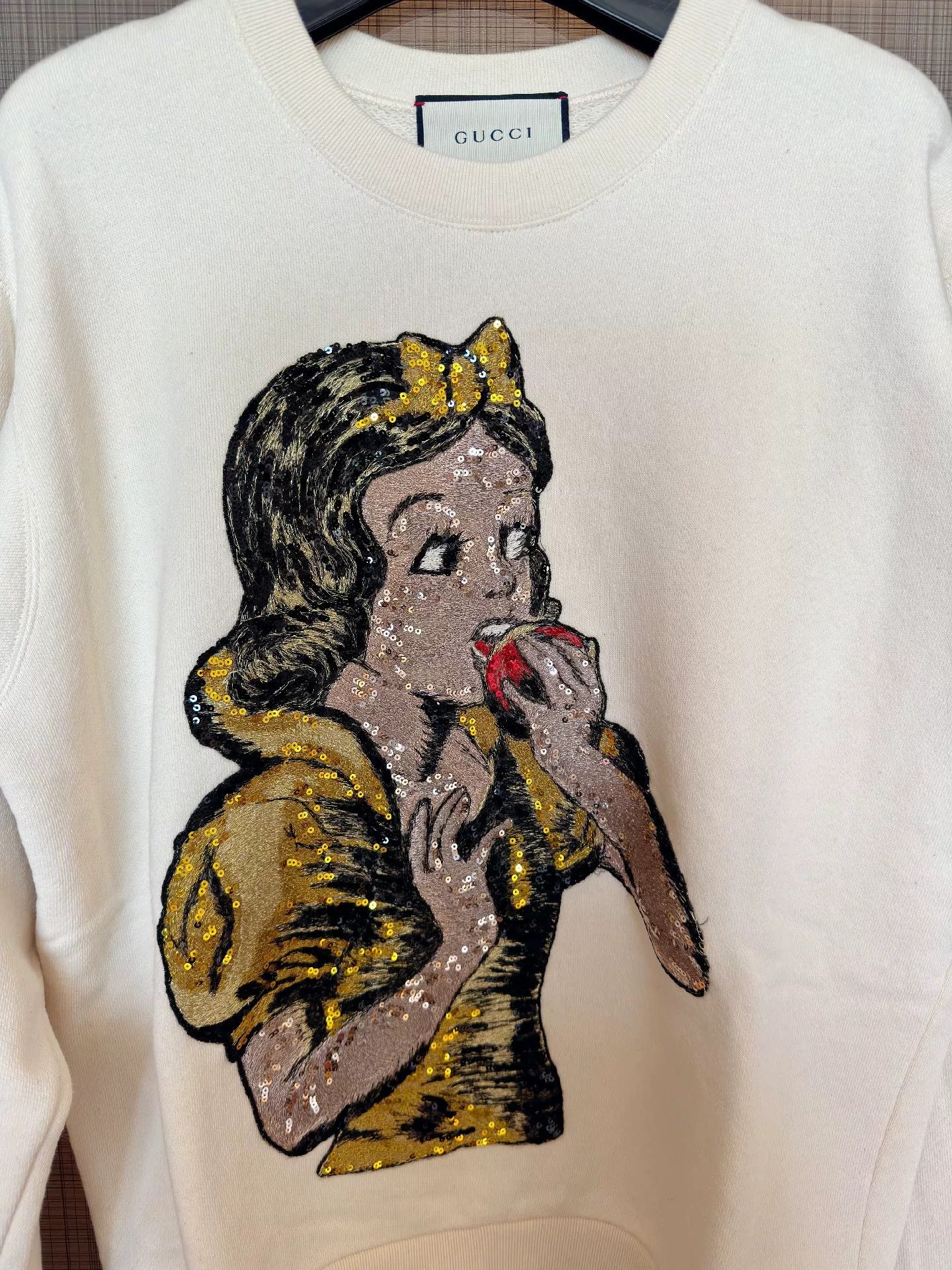 Gucci Gucci x Disney Snow White Sequin Sweatshirt Size XS / US 0-2 / IT 36-38 - 3 Thumbnail