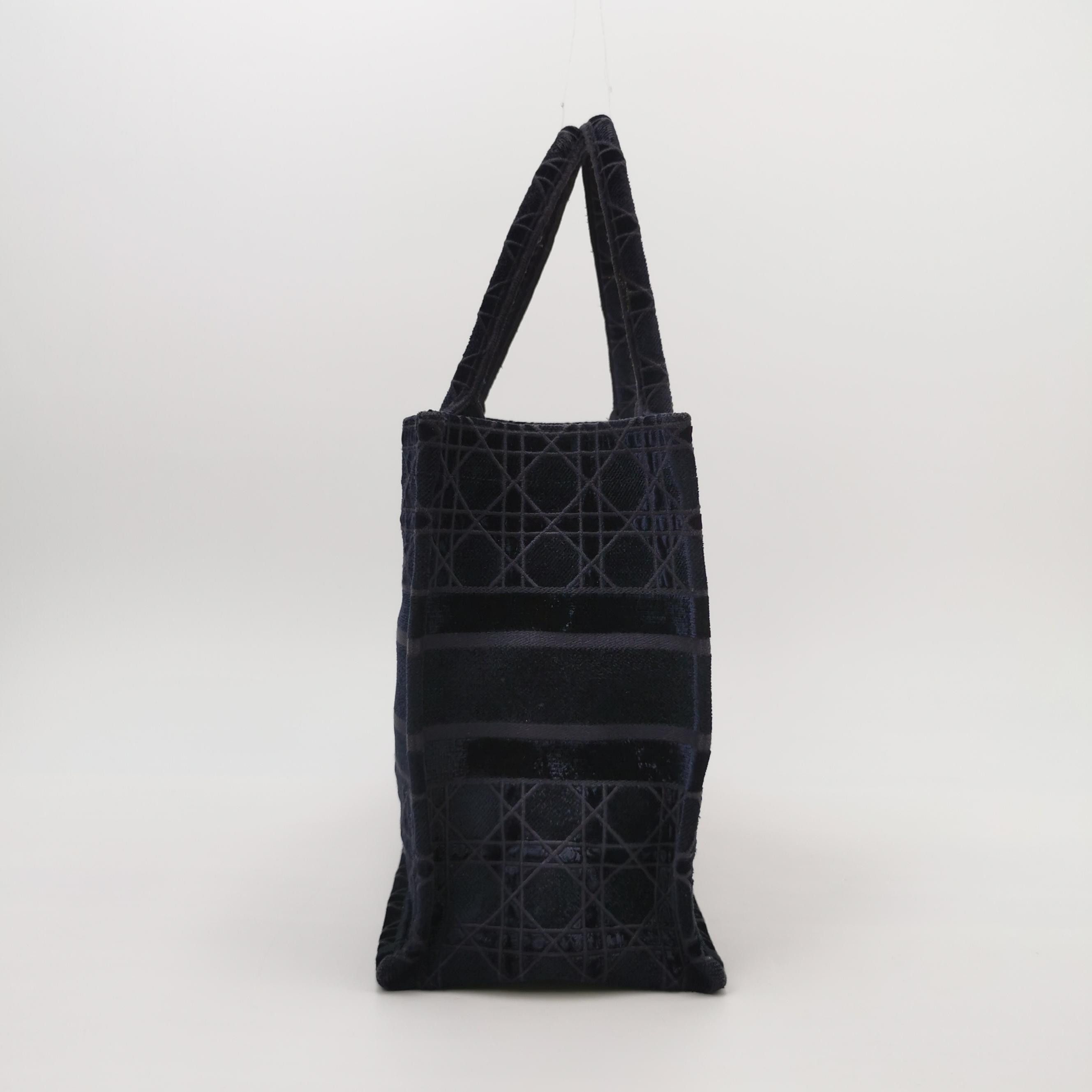 Dior Dior Women os Tote Bags Size ONE SIZE - 4 Thumbnail