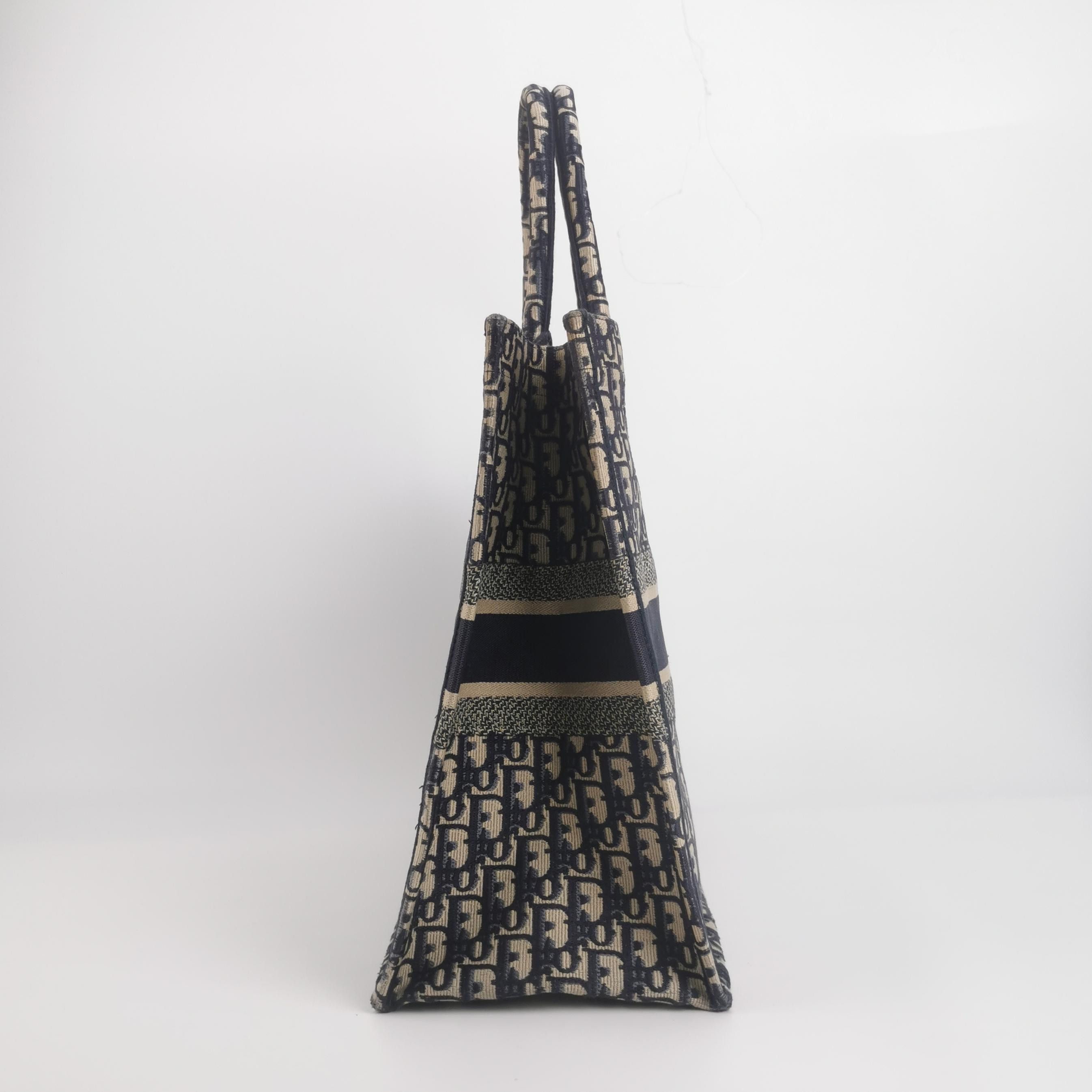 Dior Dior Women os Tote Bags Size ONE SIZE - 3 Thumbnail