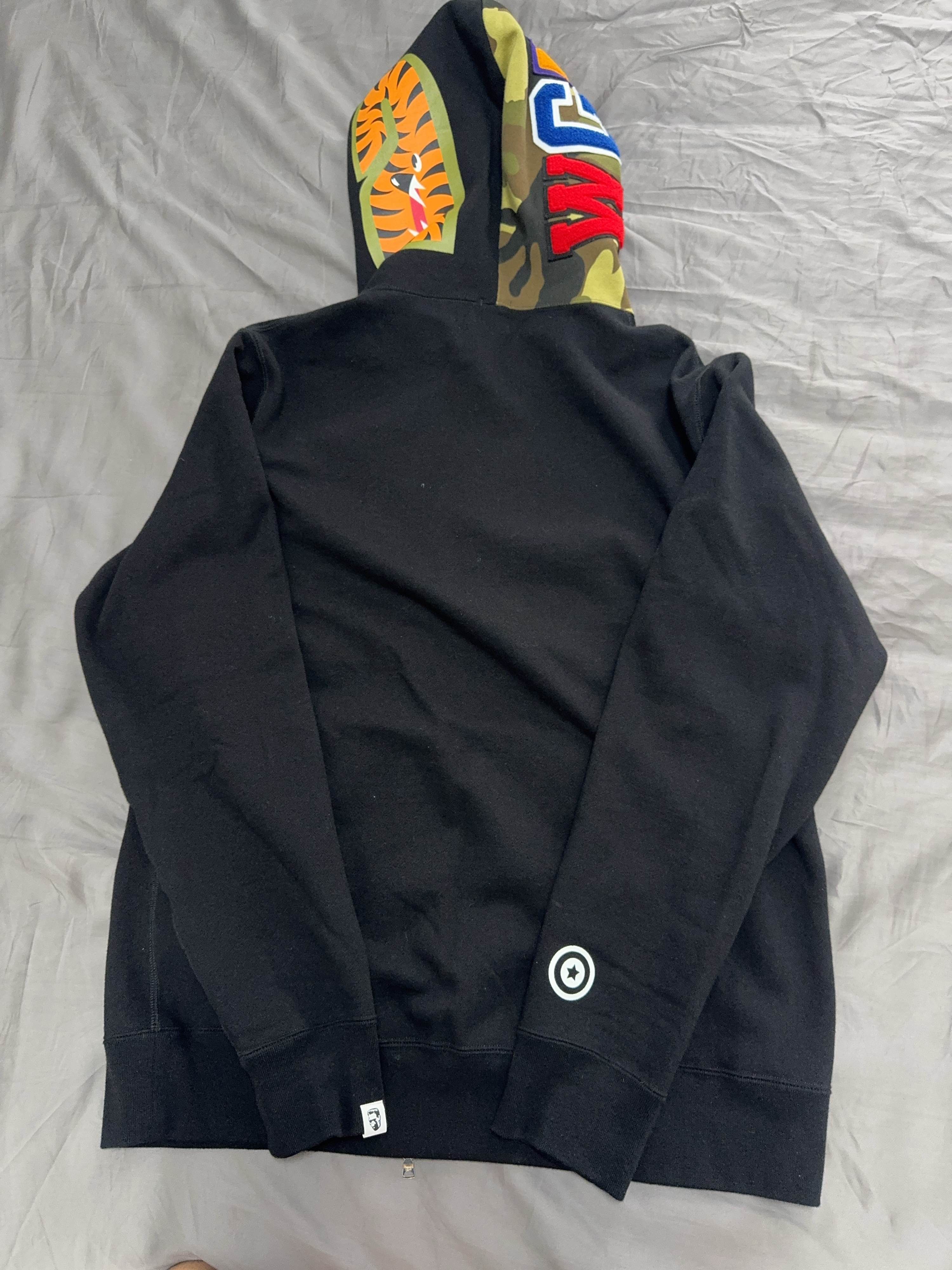 Bape A BATHING APE Shark Hoodie Size XL Size US XL / EU 56 / 4 - 2 Thumbnail