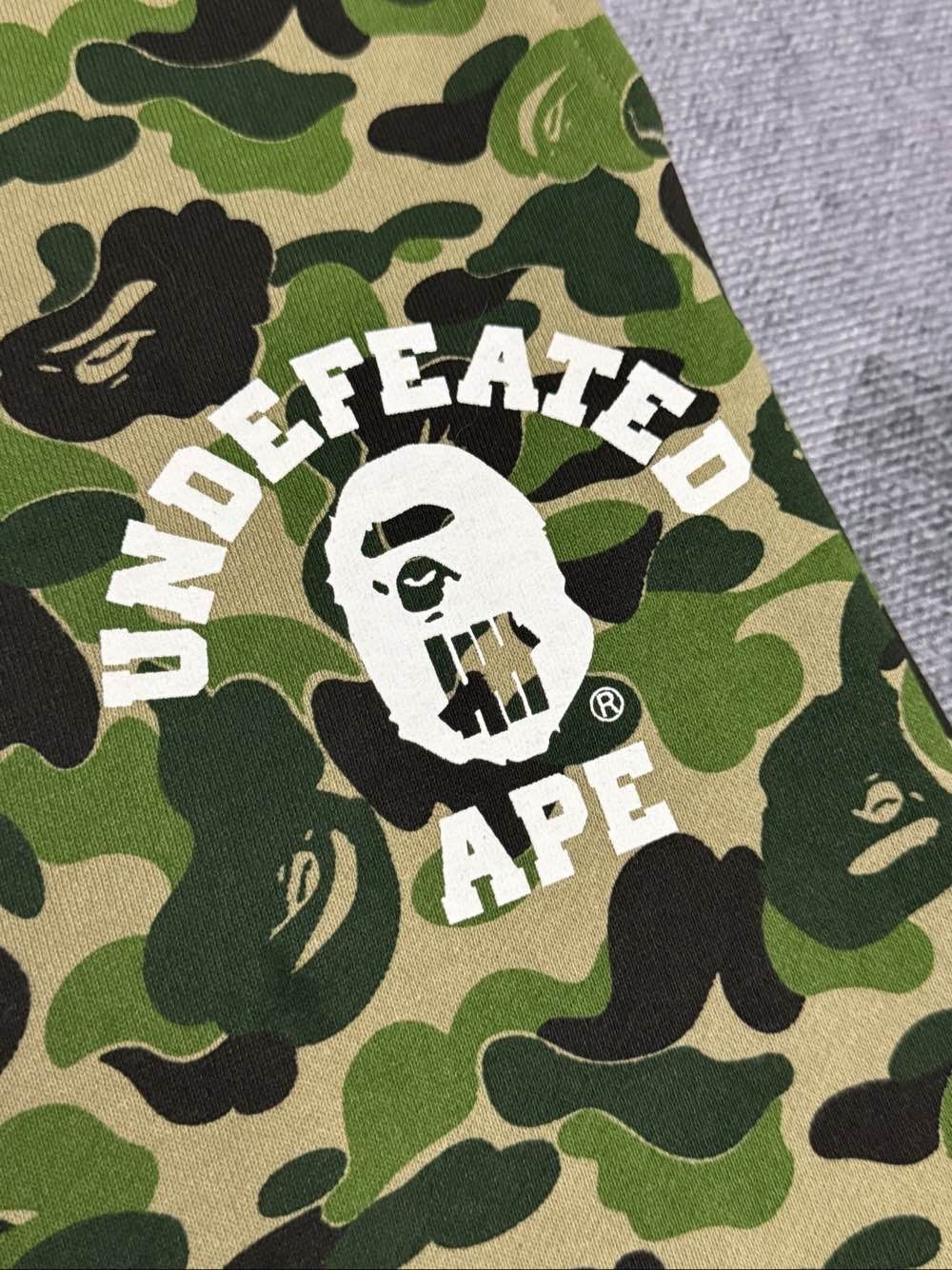 Bape A Bathing Ape x Undefeated Camo Sweatpants Size L Size US 34 / EU 50 - 5 Thumbnail