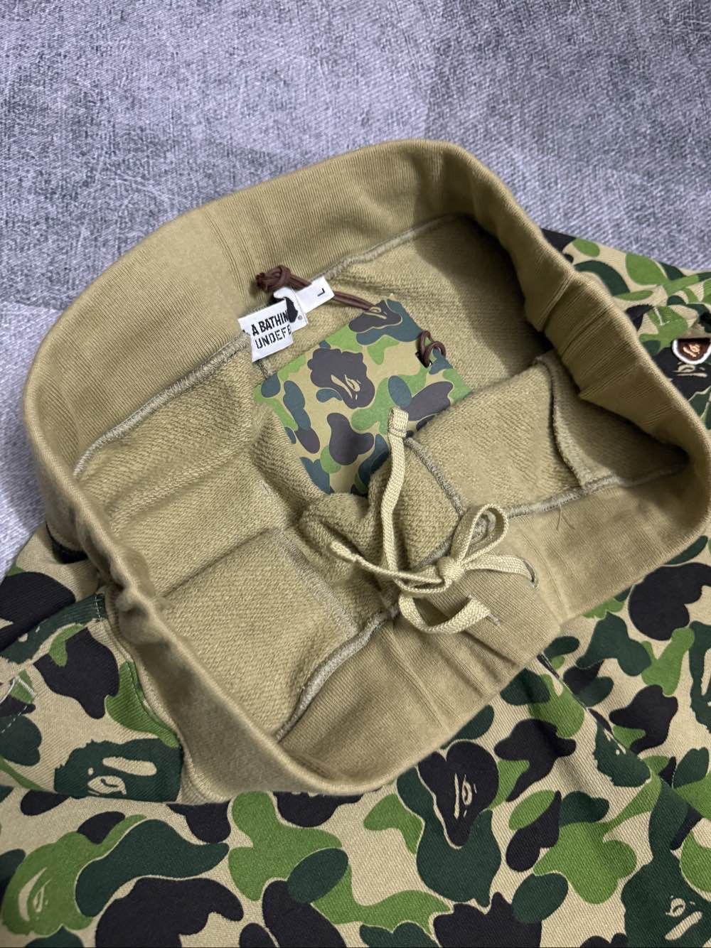 Bape A Bathing Ape x Undefeated Camo Sweatpants Size L Size US 34 / EU 50 - 8 Thumbnail