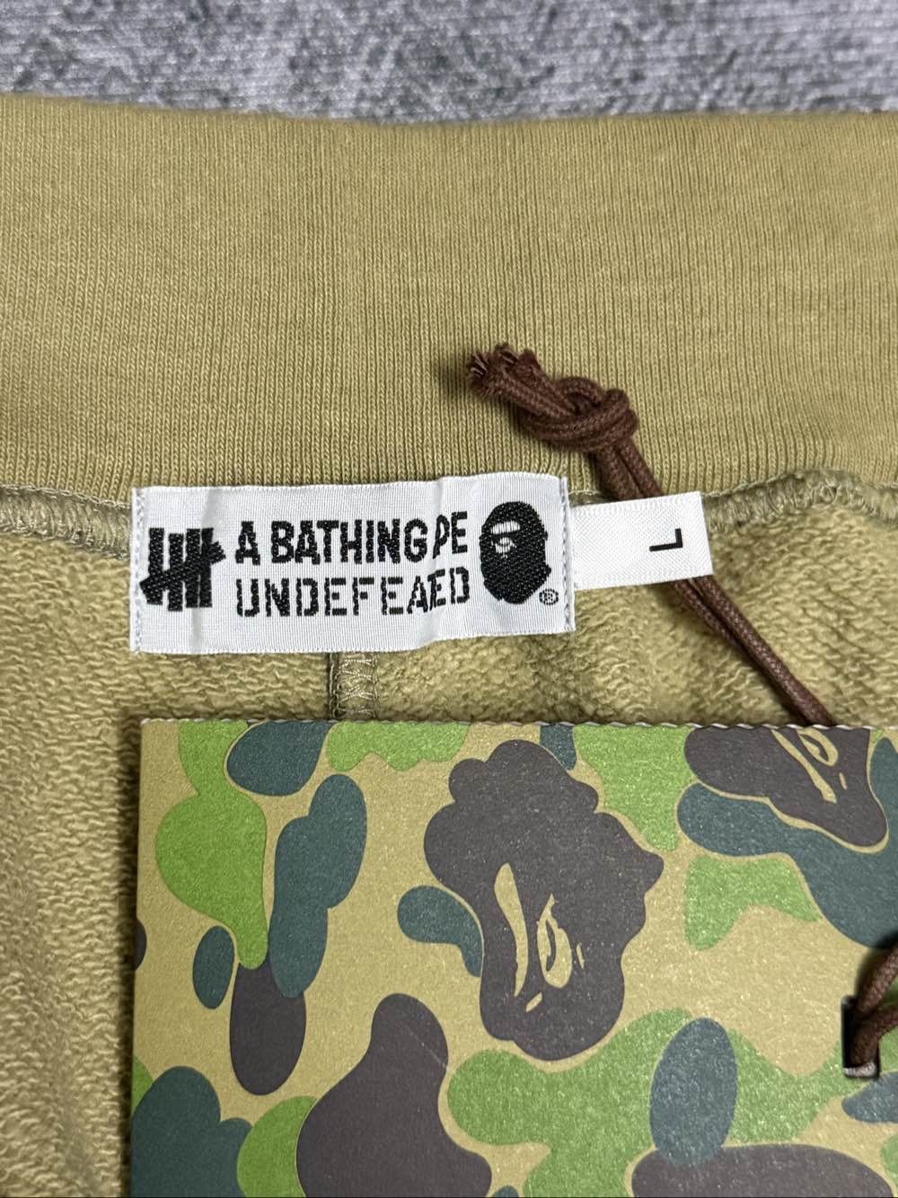 Bape A Bathing Ape x Undefeated Camo Sweatpants Size L Size US 34 / EU 50 - 3 Thumbnail