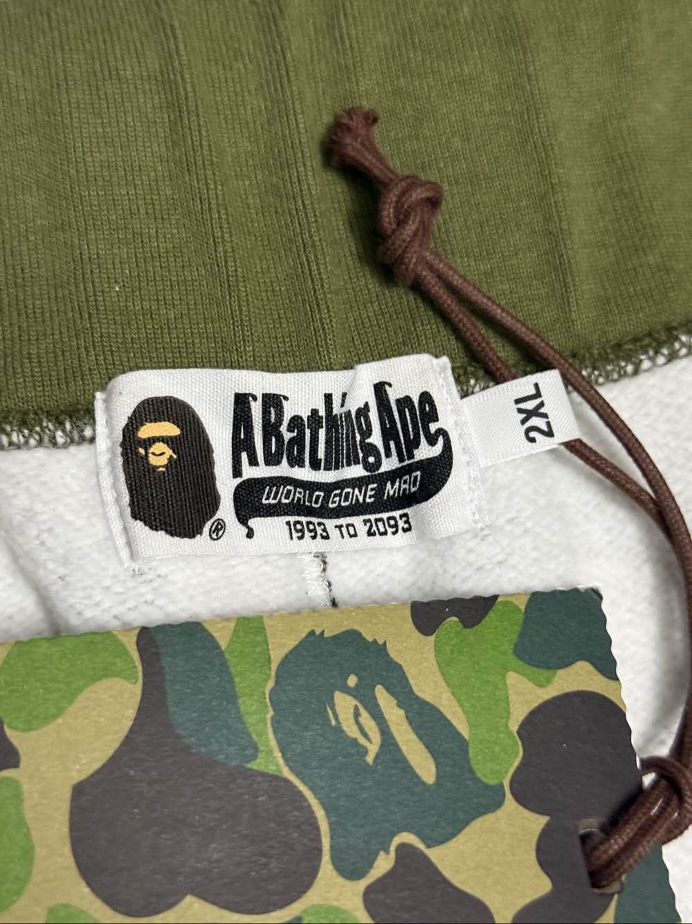 Bape A Bathing Ape Camo Shark Sweatpants Size 38 Size US 38 / EU 54 - 3 Thumbnail
