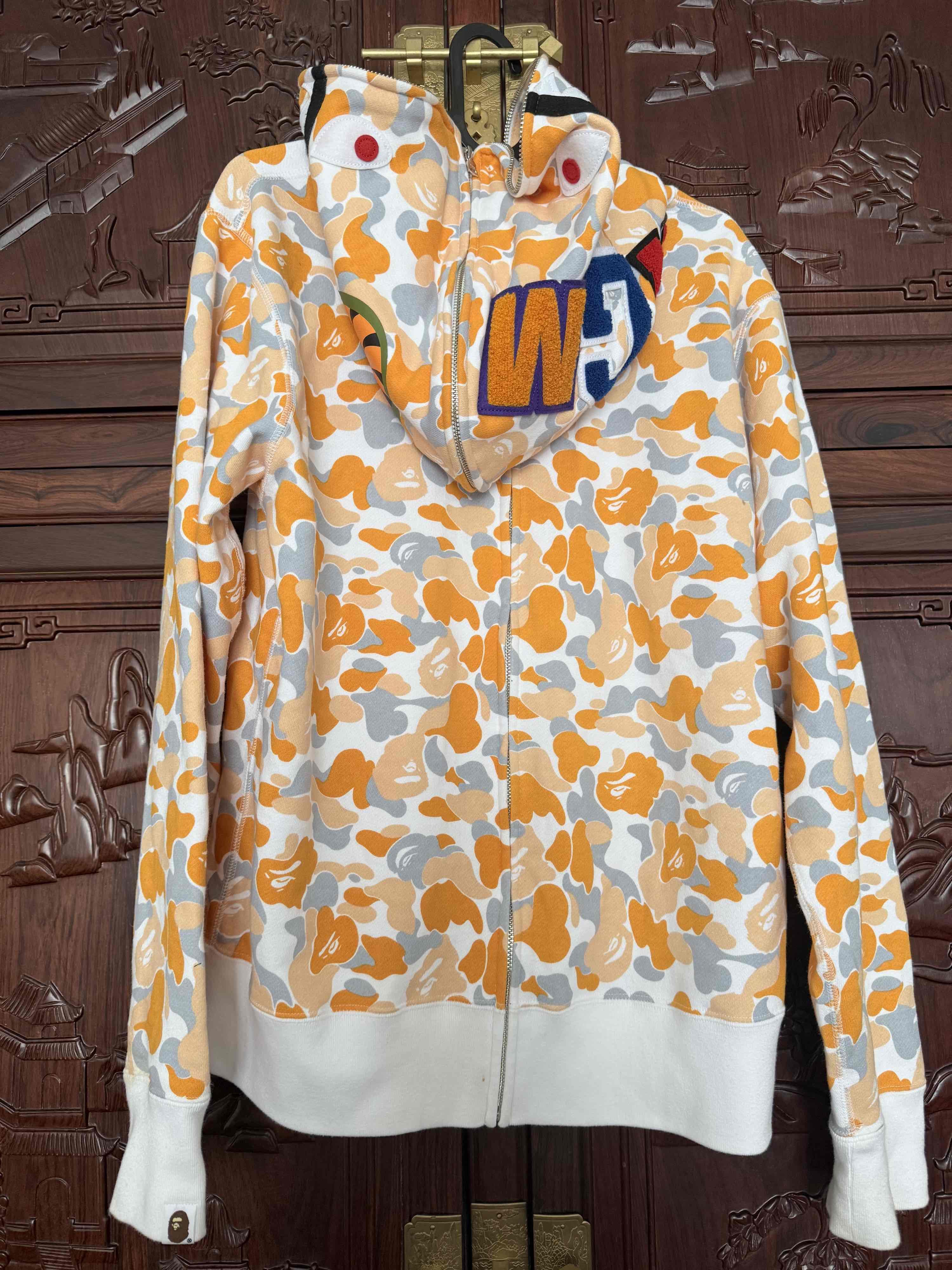 Bape A Bathing Ape Camo Shark Hoodie Size M Size US M / EU 48-50 / 2 - 2 Thumbnail