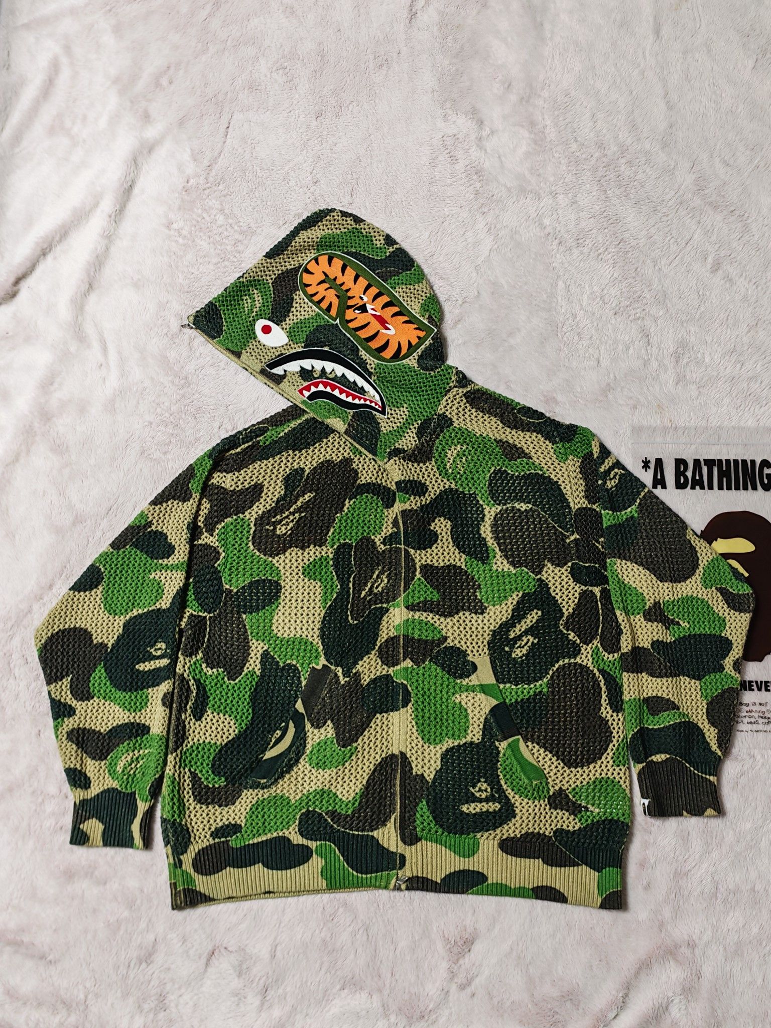 Bape A Bathing Ape Camo Shark Hoodie Size XL Size US XL / EU 56 / 4 - 5 Thumbnail