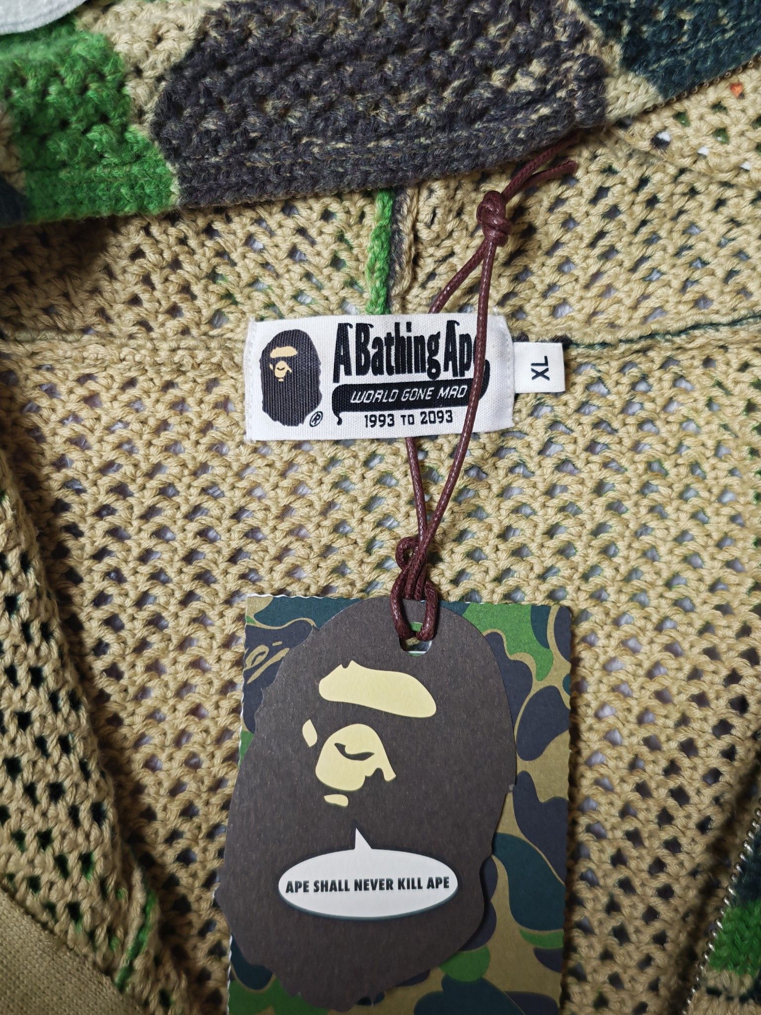 Bape A Bathing Ape Camo Shark Hoodie Size XL Size US XL / EU 56 / 4 - 3 Thumbnail