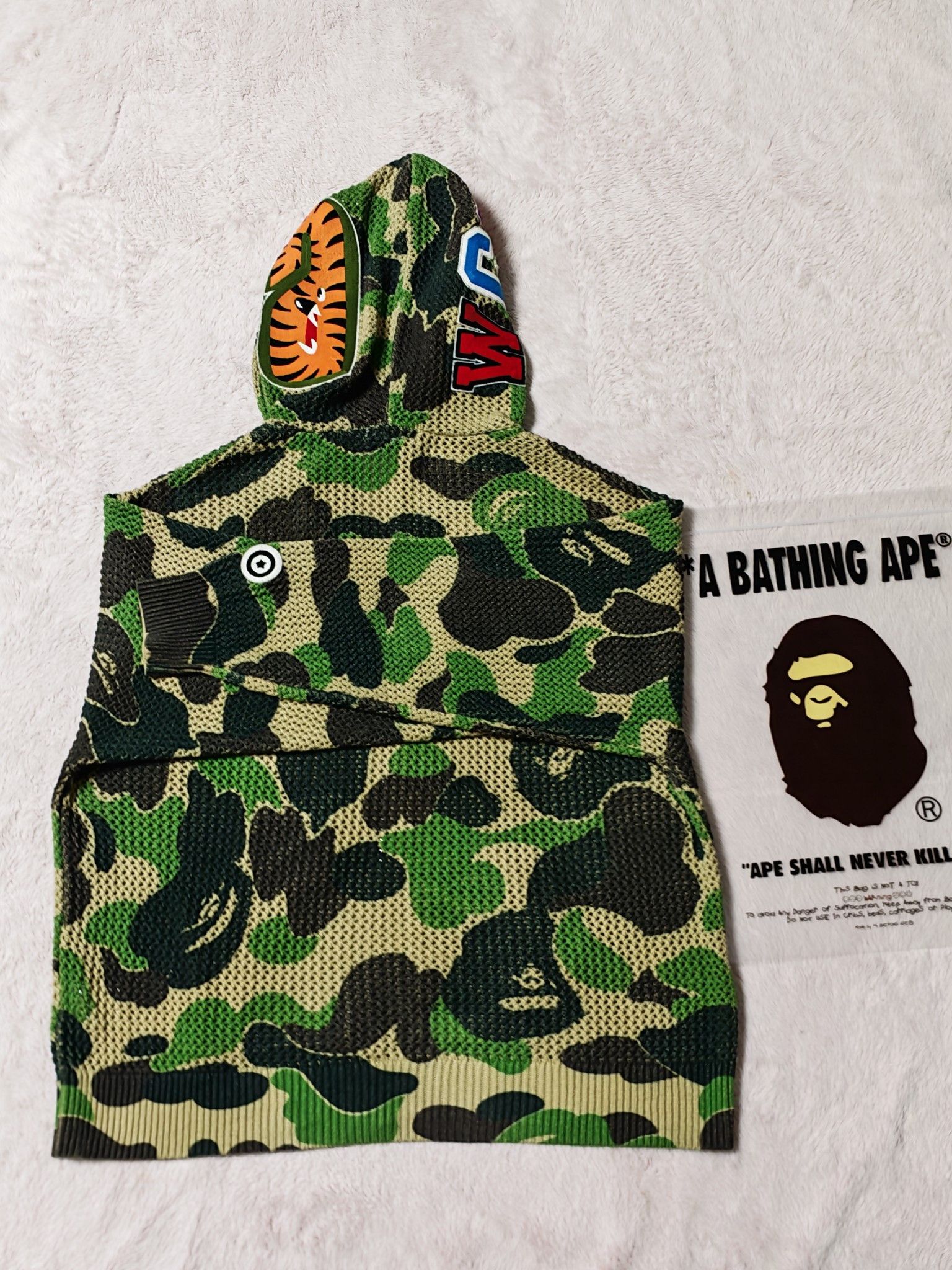Bape A Bathing Ape Camo Shark Hoodie Size XL Size US XL / EU 56 / 4 - 2 Thumbnail