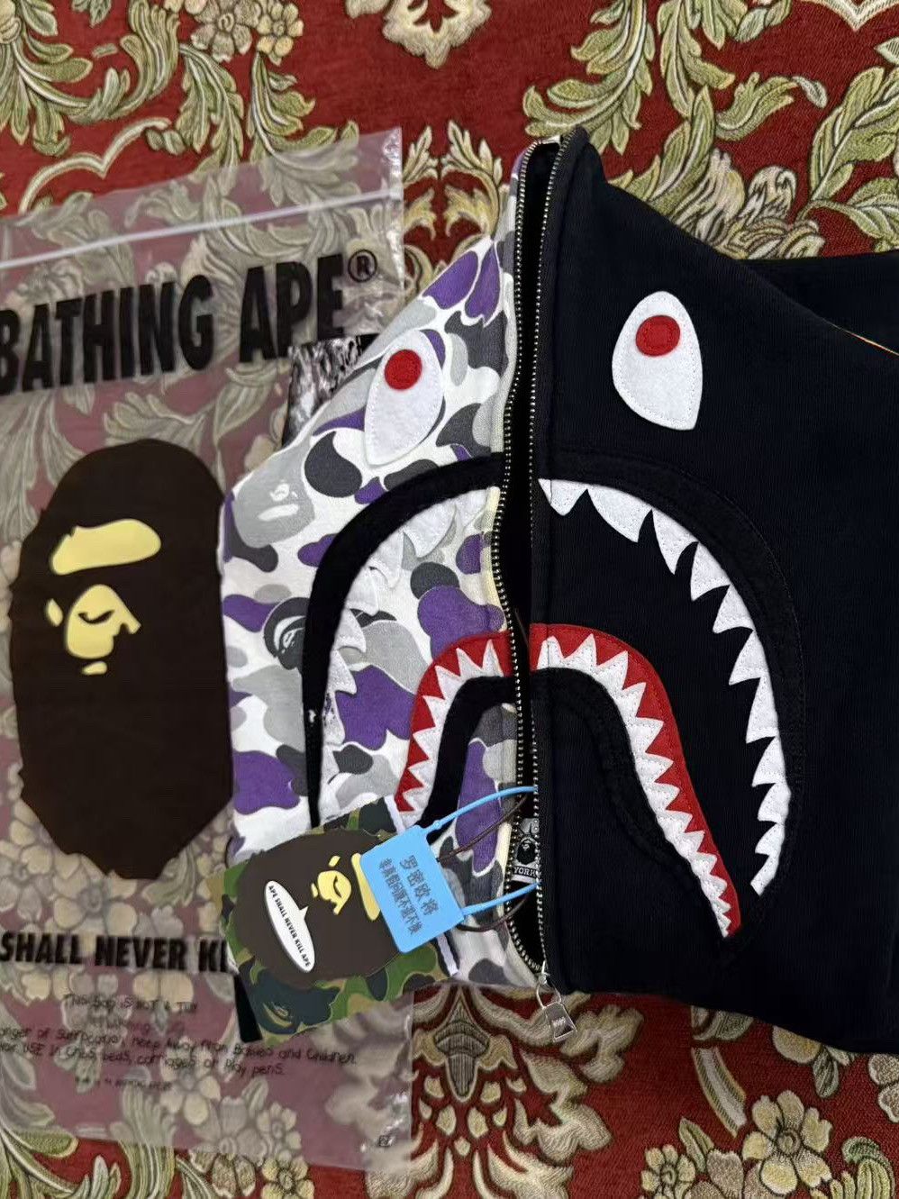 Bape A BATHING APE New York Shark Hoodie Size L Size US L / EU 52-54 / 3 - 9 Thumbnail