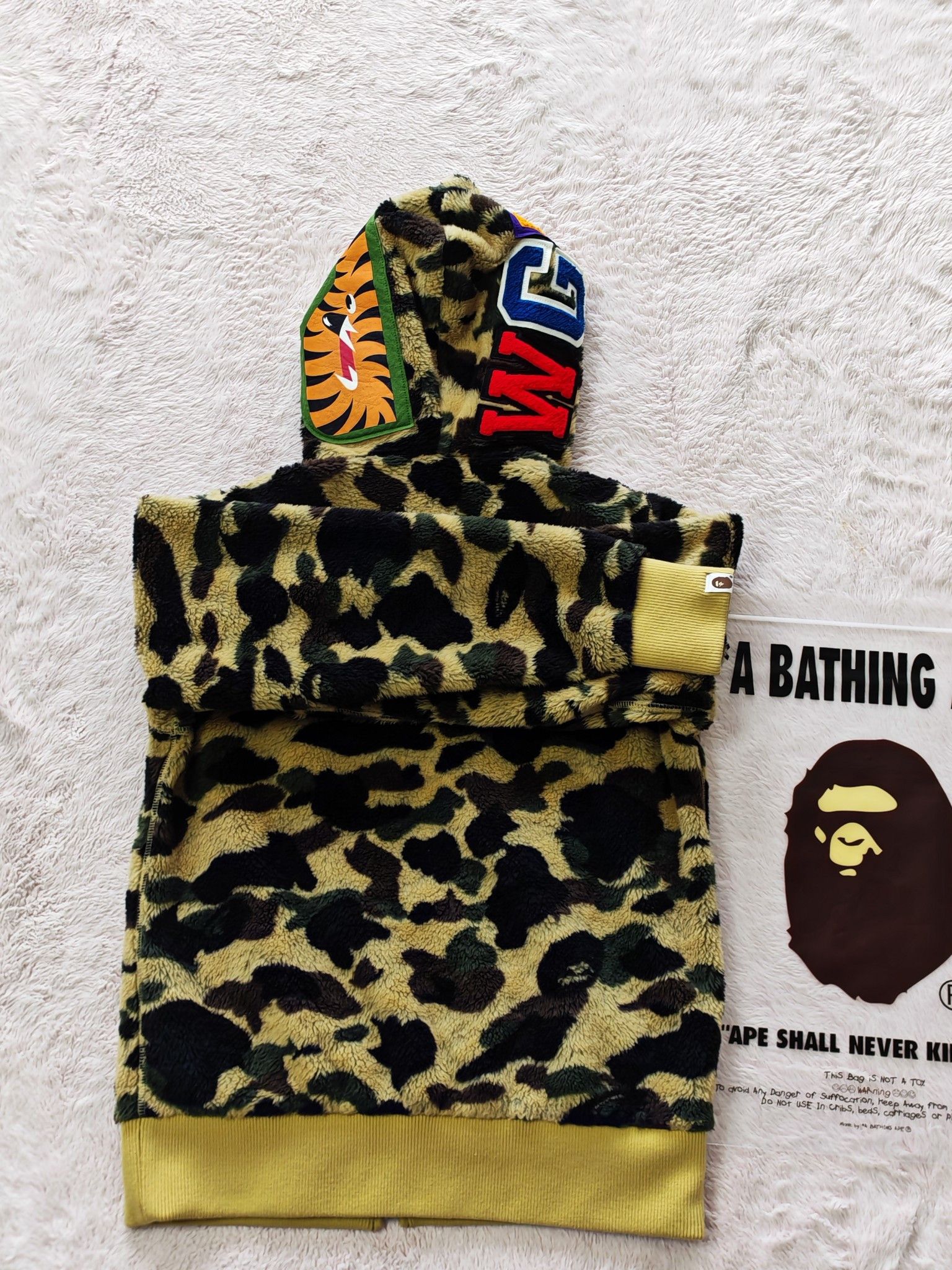 Bape A Bathing Ape Camo Shark Hoodie Size M Size US M / EU 48-50 / 2 - 2 Thumbnail