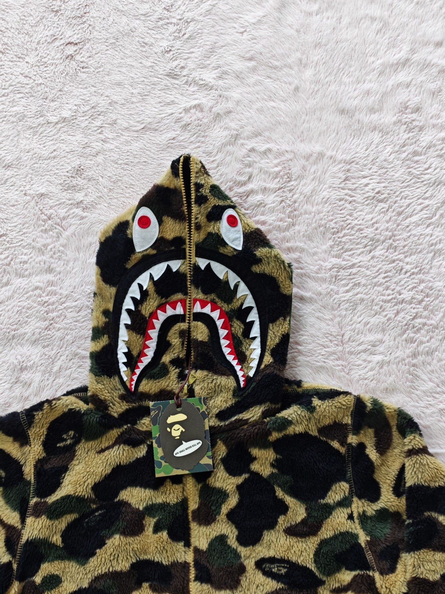 Bape A Bathing Ape Camo Shark Hoodie Size M Size US M / EU 48-50 / 2 - 5 Thumbnail