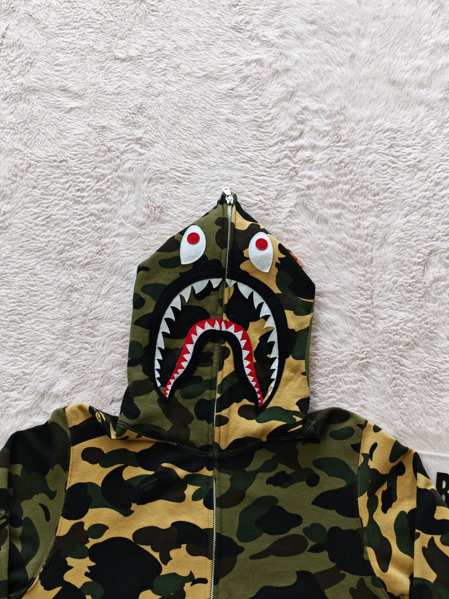 Bape A BATHING APE Camo Shark Hoodie Size M Size US M / EU 48-50 / 2 - 5 Thumbnail