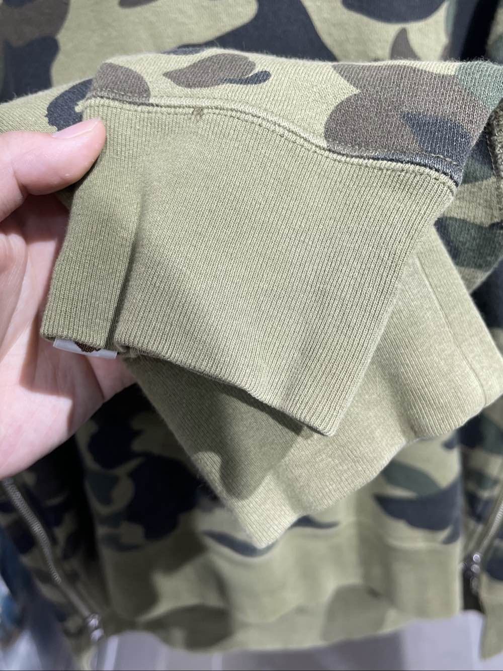 Bape A Bathing Ape Camo Shark Hoodie Size L Size US L / EU 52-54 / 3 - 6 Thumbnail