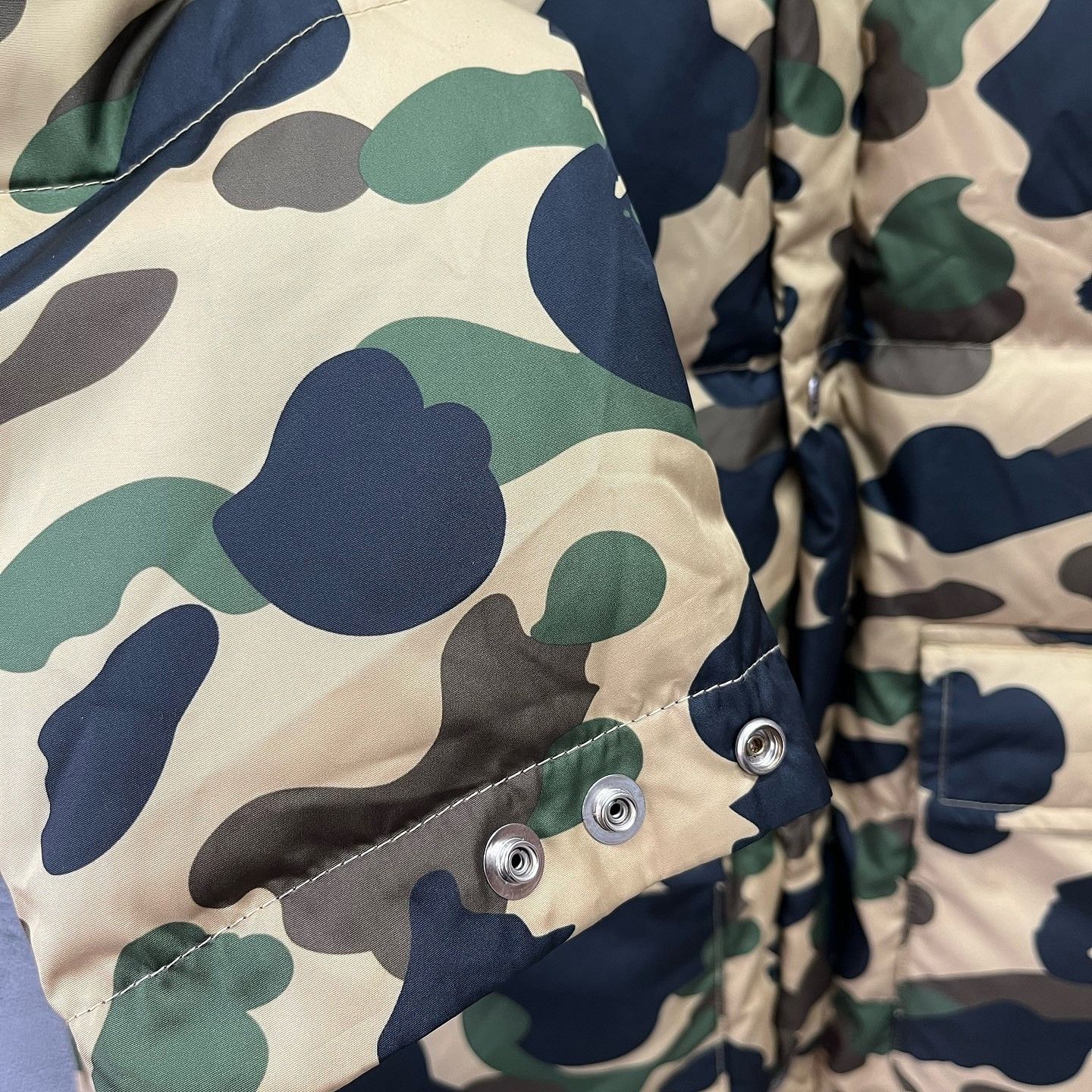 Bape A BATHING APE Camo Down Jacket Size M Size US M / EU 48-50 / 2 - 6 Thumbnail