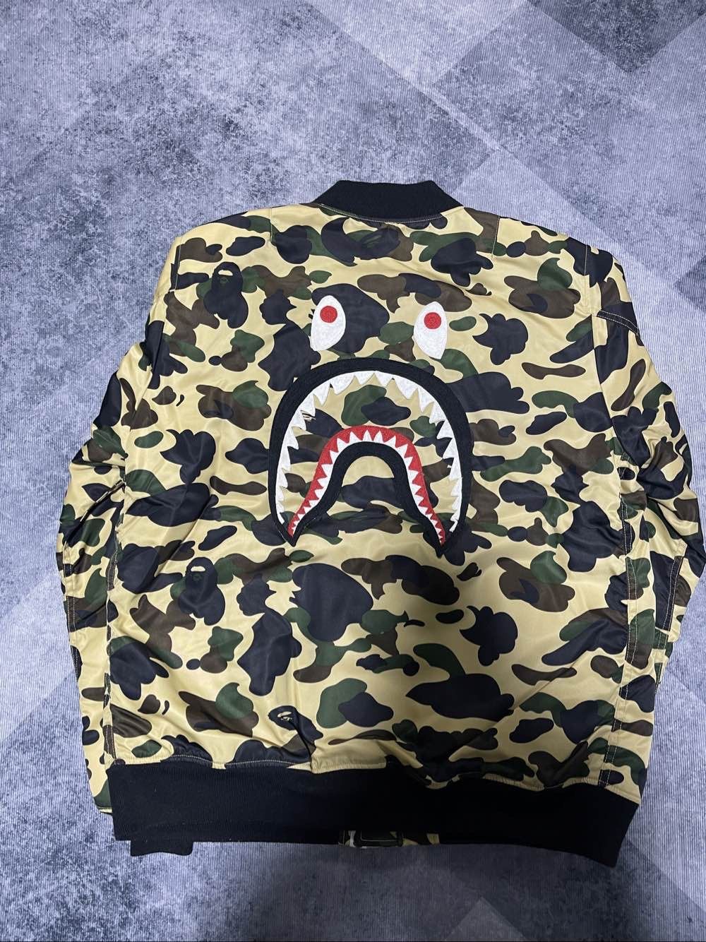 Bape A BATHING APE Camo Shark Bomber Jacket Size XXL Size US XXL / EU 58 / 5 - 2 Thumbnail