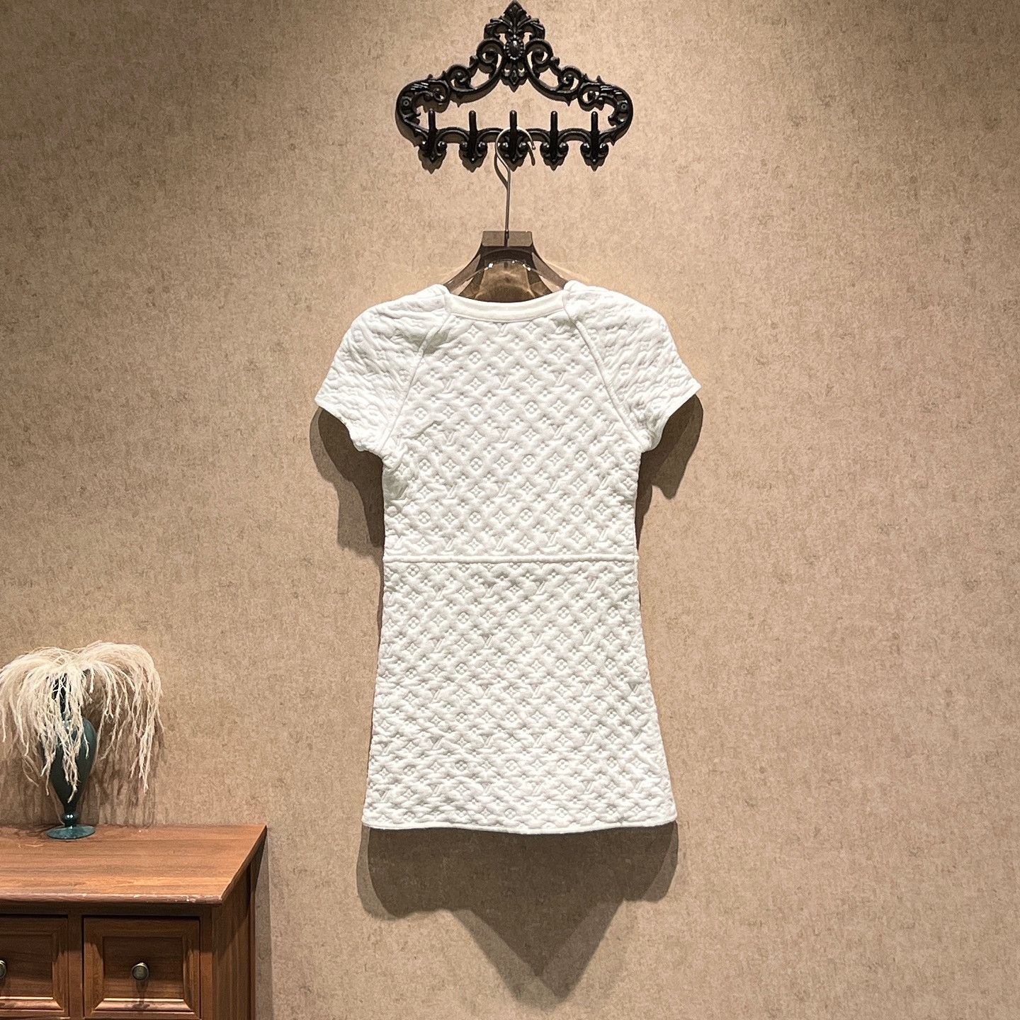 Louis Vuitton Louis Vuitton Embossed Monogram Dress Size M Size M / US 6-8 / IT 42-44 - 2 Thumbnail