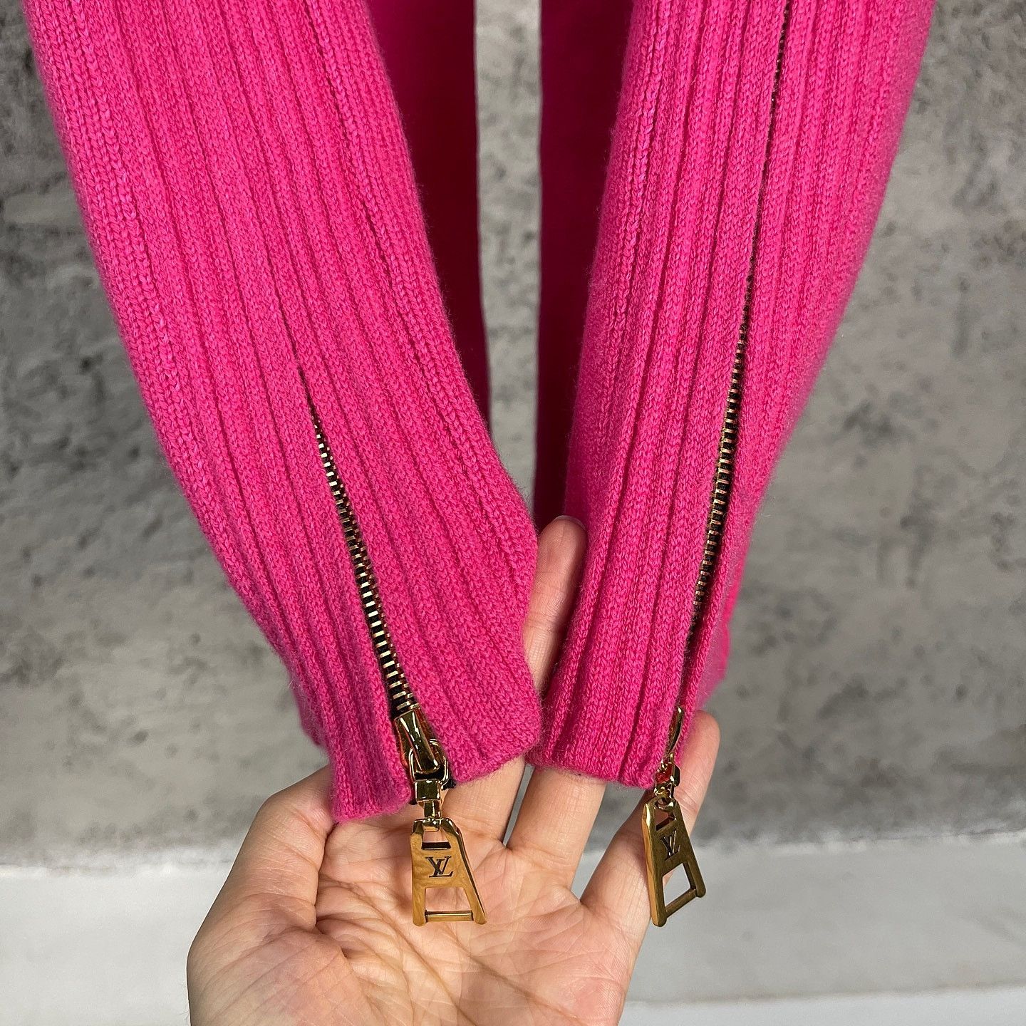 Louis Vuitton Louis Vuitton Pink Knit Zip Hem Pants Size XS Size 26" / US 2 / IT 38 - 7 Thumbnail