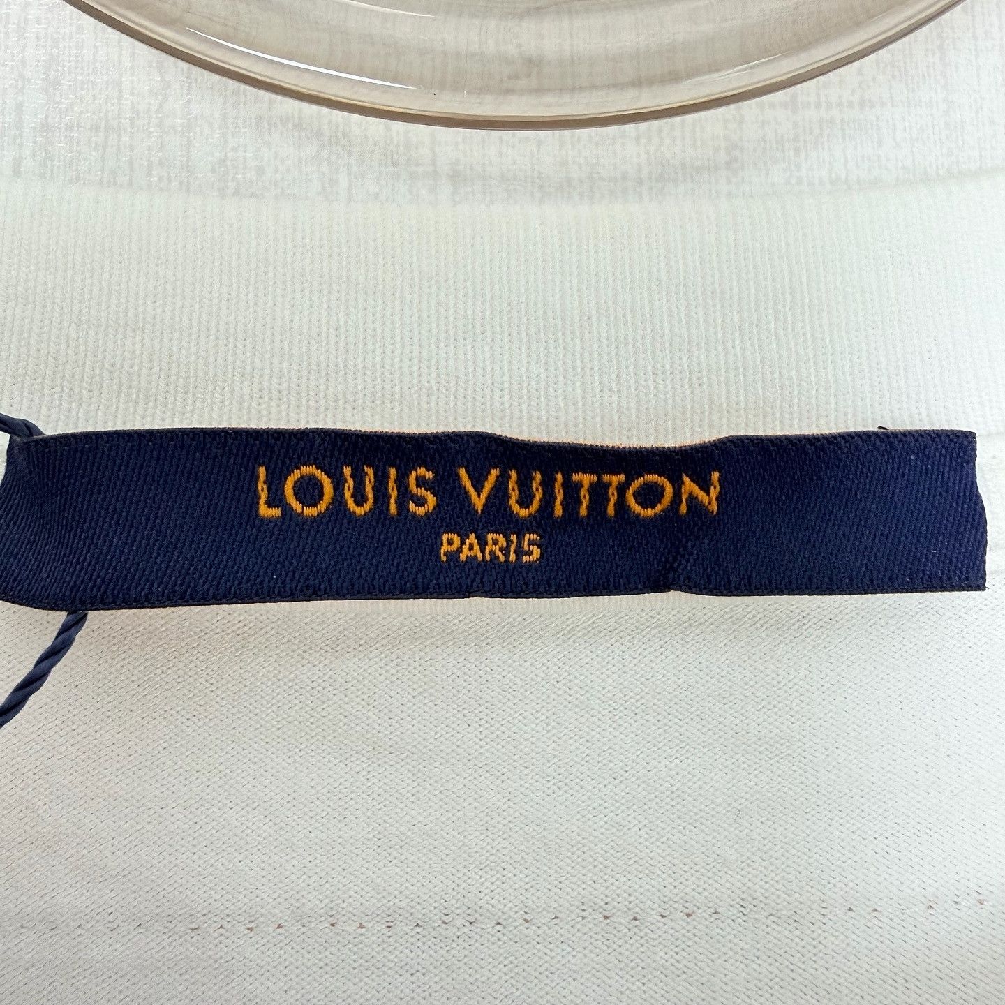 Louis Vuitton Louis Vuitton Graffiti Logo T-Shirt Size L Size US L / EU 52-54 / 3 - 3 Thumbnail