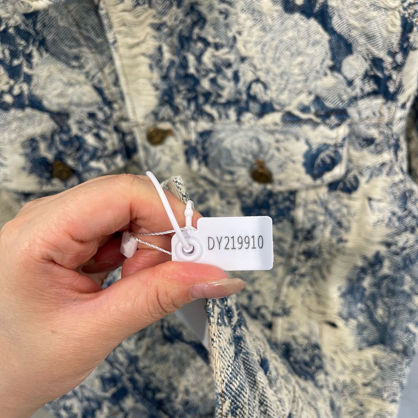 Louis Vuitton Louis Vuitton Floral Denim Jacket Size 52 Size US L / EU 52-54 / 3 - 5 Thumbnail