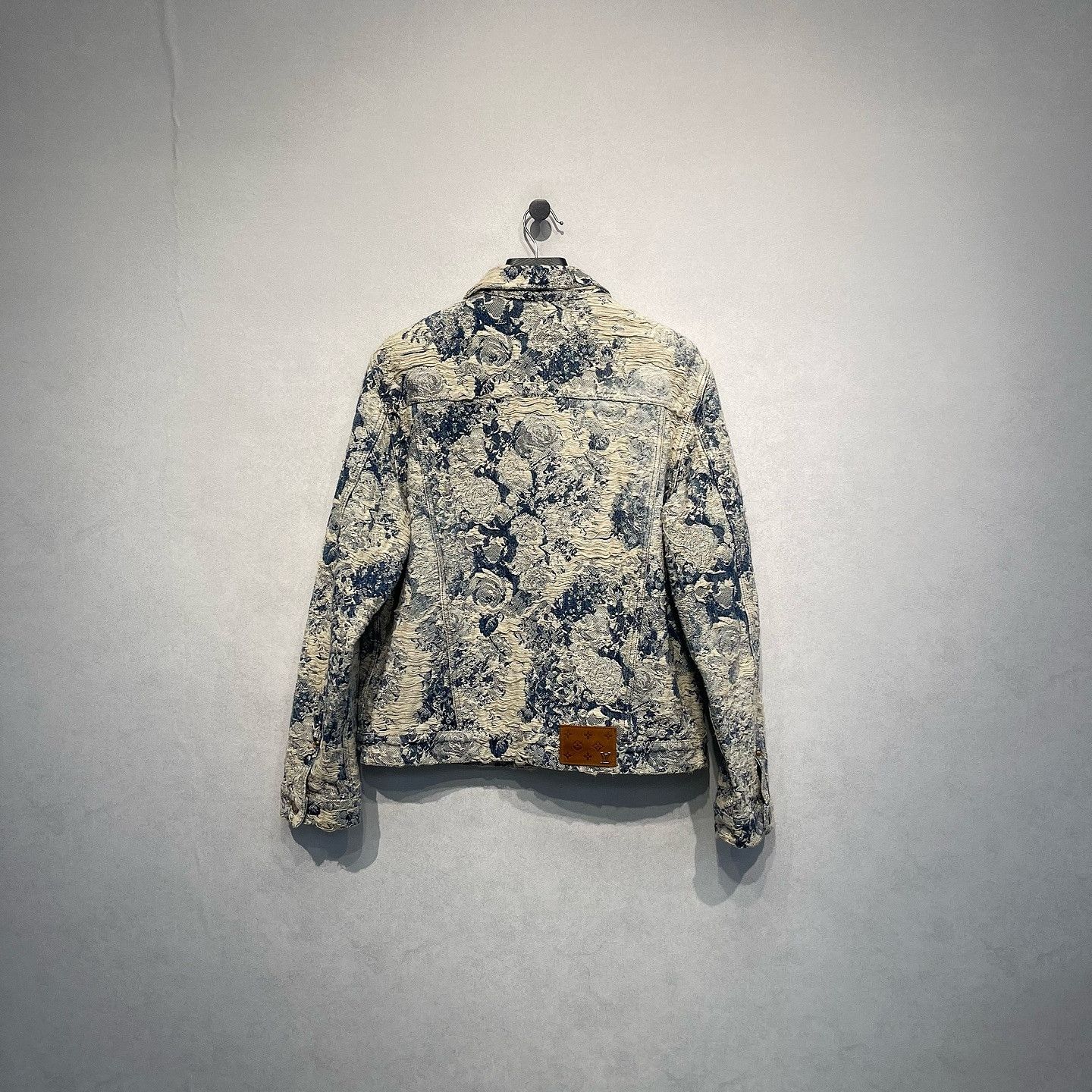 Louis Vuitton Louis Vuitton Floral Denim Jacket Size 52 Size US L / EU 52-54 / 3 - 2 Thumbnail
