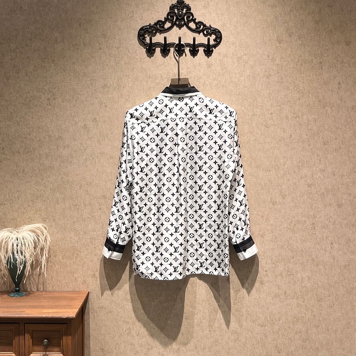 Louis Vuitton Louis Vuitton Monogram Print Button Up Shirt Size 34 Size XXS / US 00 / IT 34 - 2 Thumbnail