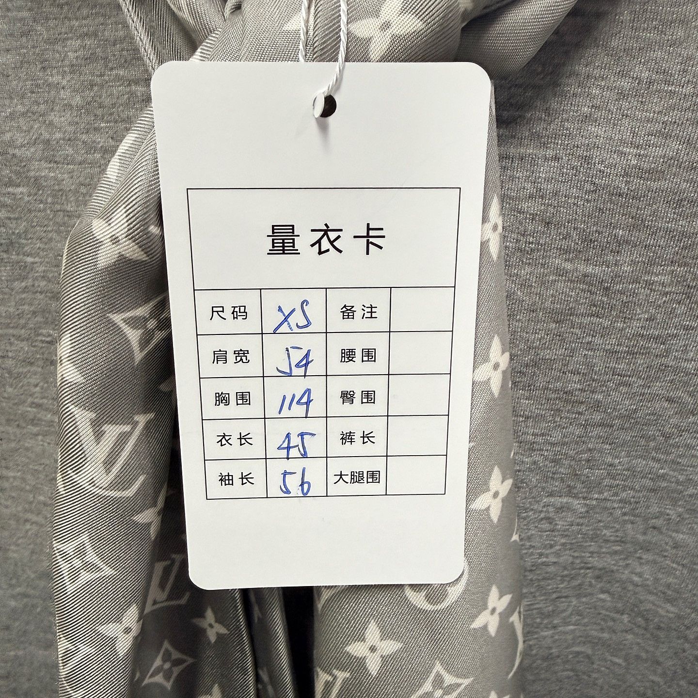 Louis Vuitton Louis Vuitton Monogram Scarf Detail Hoodie Size XS Size XS / US 0-2 / IT 36-38 - 9 Thumbnail
