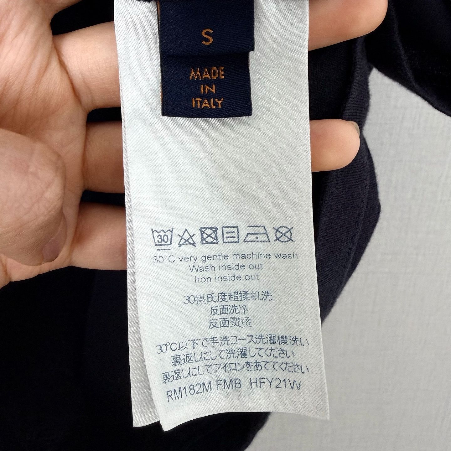 Louis Vuitton Louis Vuitton Logo Pocket T-Shirt Size S Size US S / EU 44-46 / 1 - 4 Thumbnail
