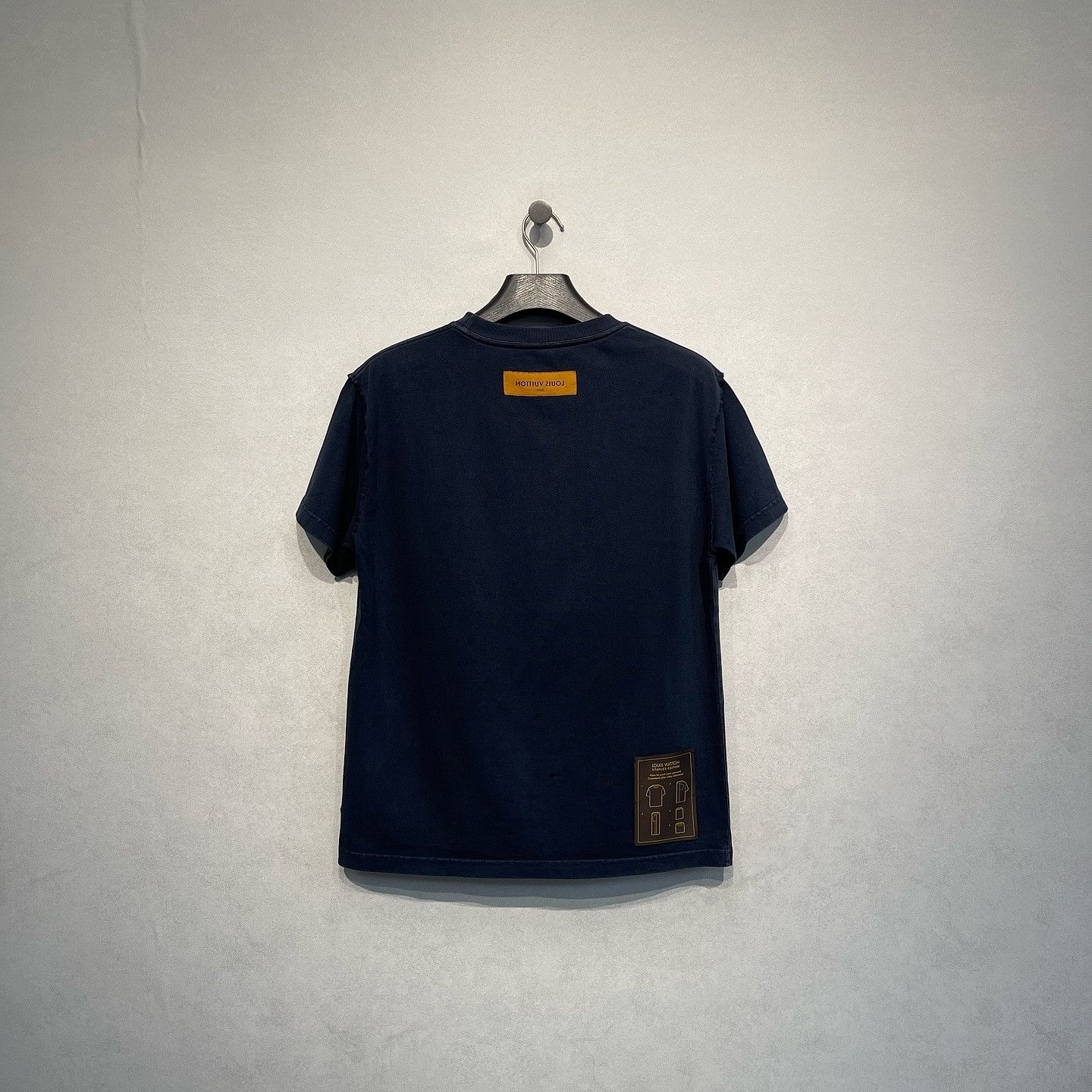 Louis Vuitton Louis Vuitton Staples Edition T-Shirt Size S Size US S / EU 44-46 / 1 - 2 Thumbnail