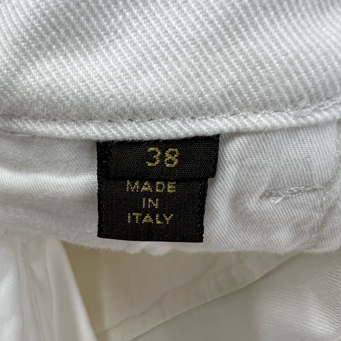 Louis Vuitton Louis Vuitton White Pleated Shorts Size 38 Size 26" / US 2 / IT 38 - 6 Thumbnail