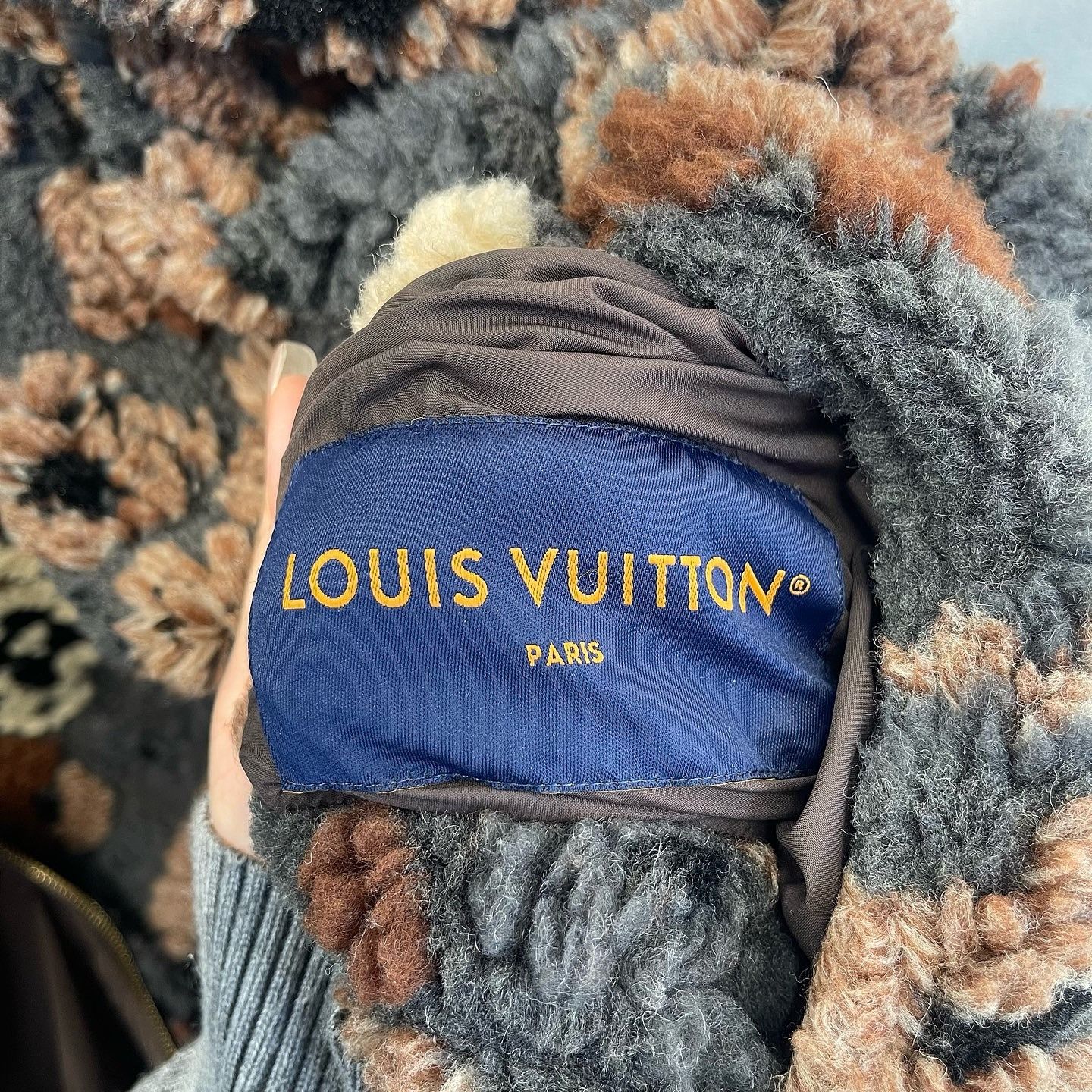 Louis Vuitton Louis Vuitton x Nigo Reversible Fleece Jacket L Size US L / EU 52-54 / 3 - 3 Thumbnail