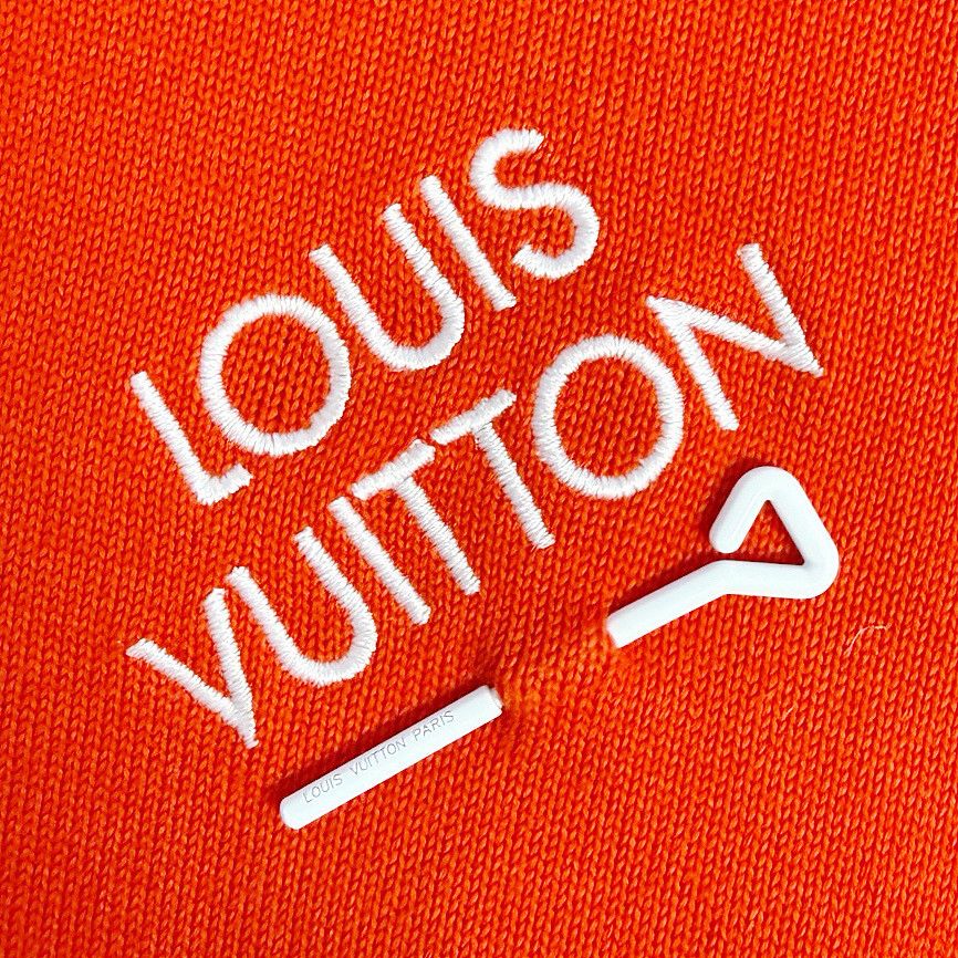 Louis Vuitton Louis Vuitton Embroidered Logo T-Shirt XL Size US XL / EU 56 / 4 - 5 Thumbnail