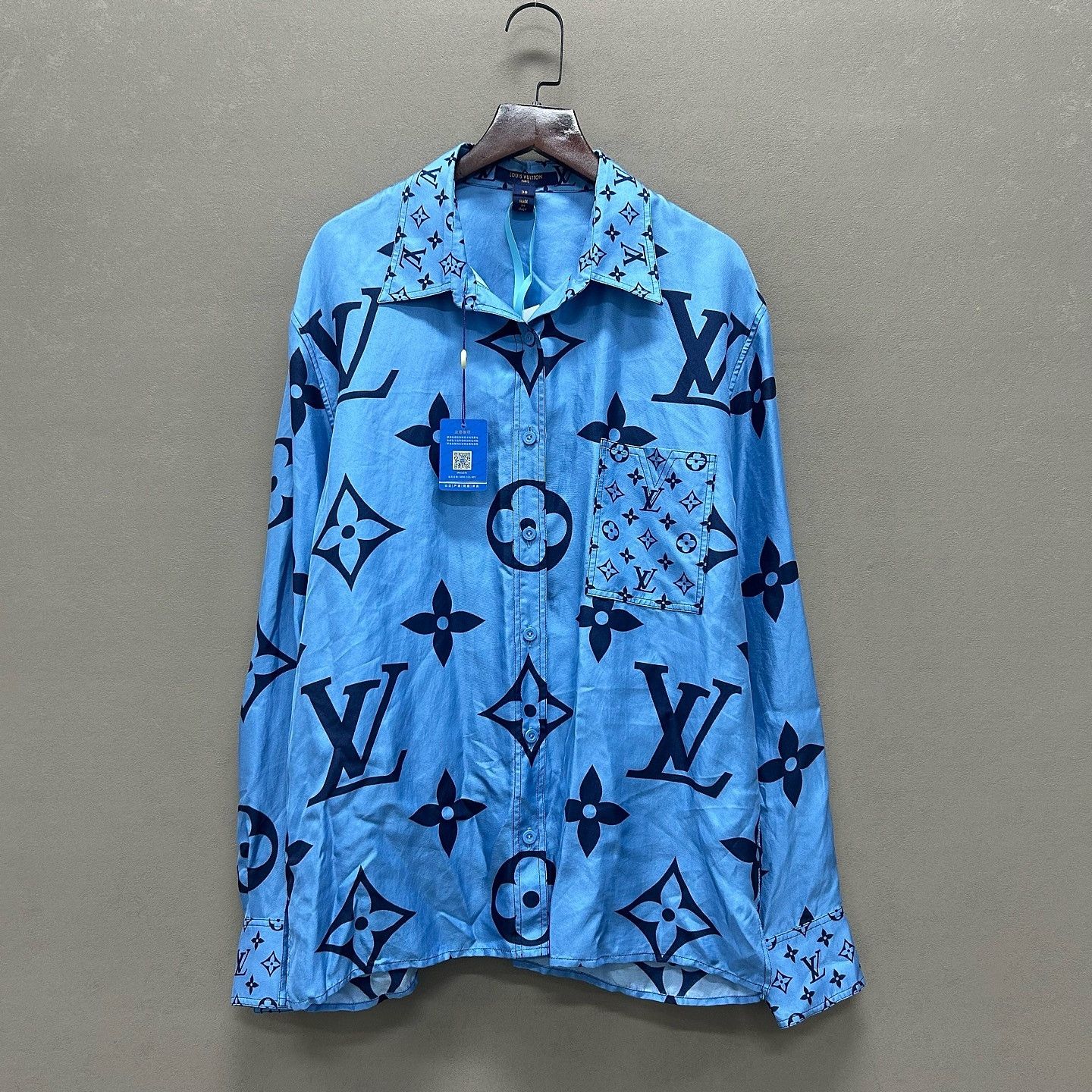 Louis Vuitton Louis Vuitton Monogram Silk Shirt Size 38 Size S / US 4 / IT 40 - 5 Thumbnail