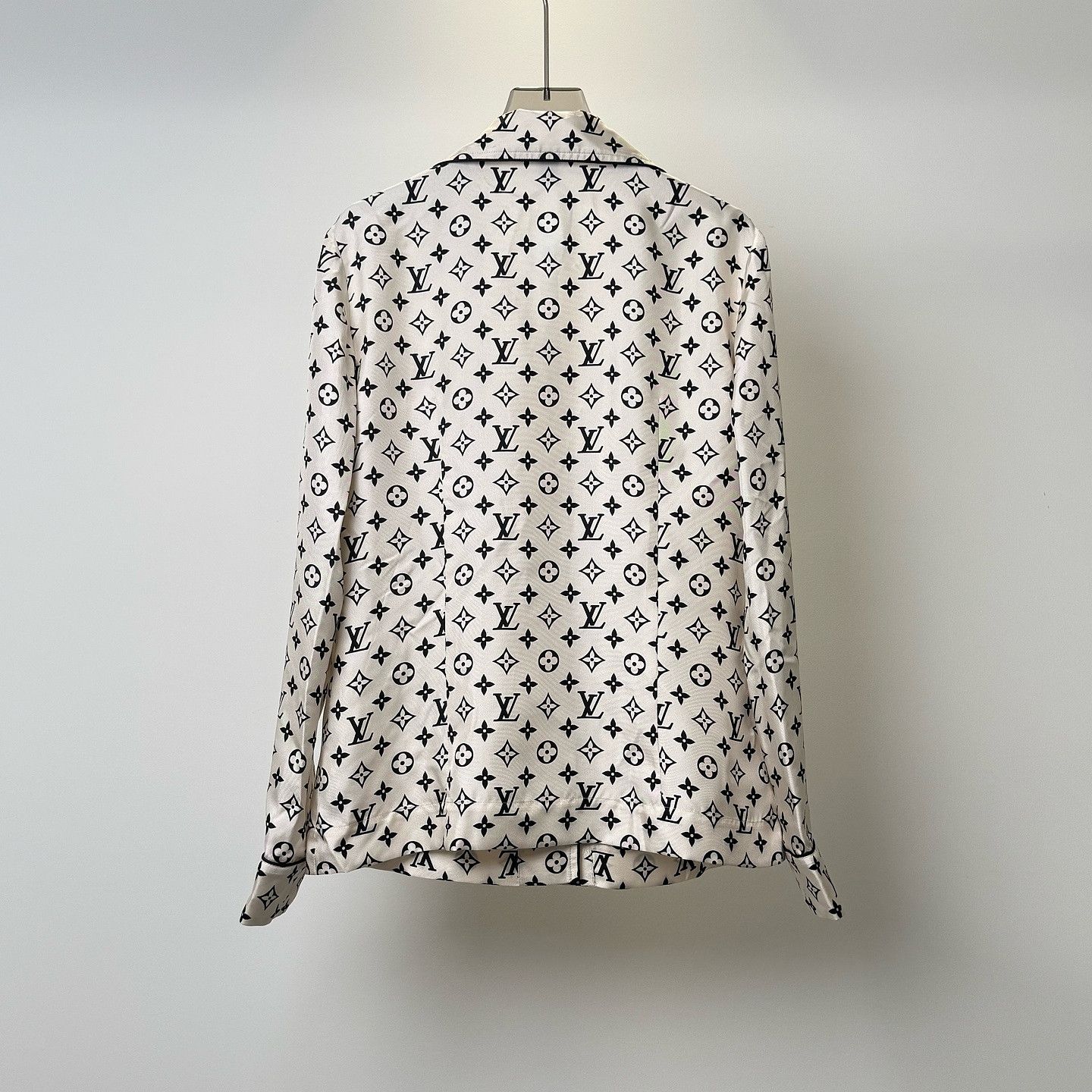 Louis Vuitton Louis Vuitton Monogram Button Up Shirt IT 34 Size XXS / US 00 / IT 34 - 2 Thumbnail