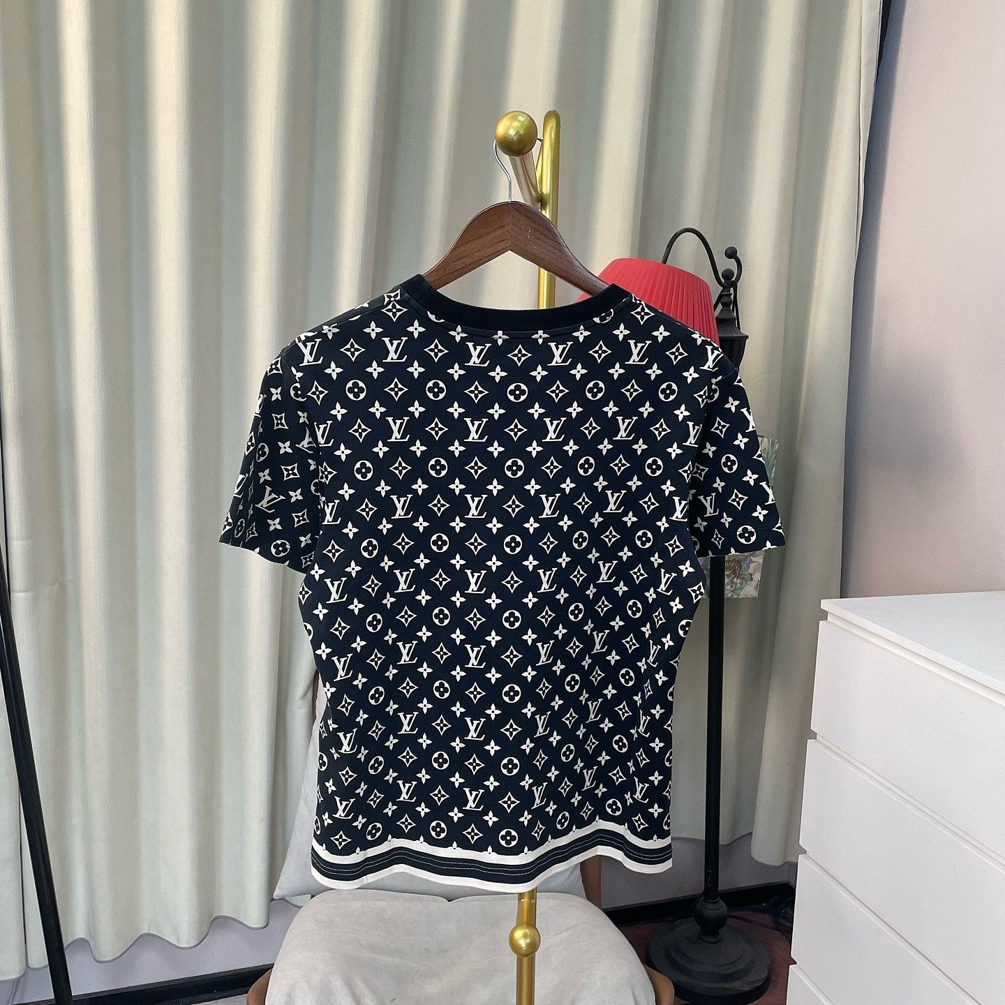 Louis Vuitton Louis Vuitton Monogram Short Sleeve T-Shirt Size M Size M / US 6-8 / IT 42-44 - 2 Thumbnail