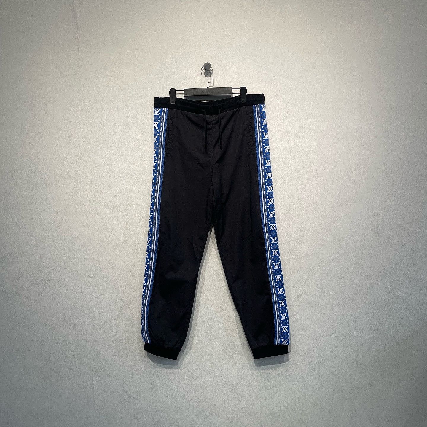 Louis Vuitton Louis Vuitton Monogram Side Stripe Joggers Size L Size US 34 / EU 50 - 6 Thumbnail