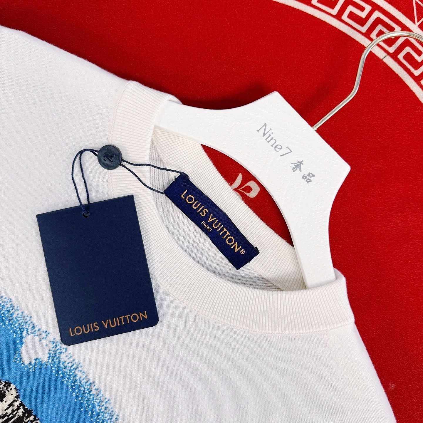 Louis Vuitton Louis Vuitton Graphic Print T-Shirt Size S Size US S / EU 44-46 / 1 - 3 Thumbnail