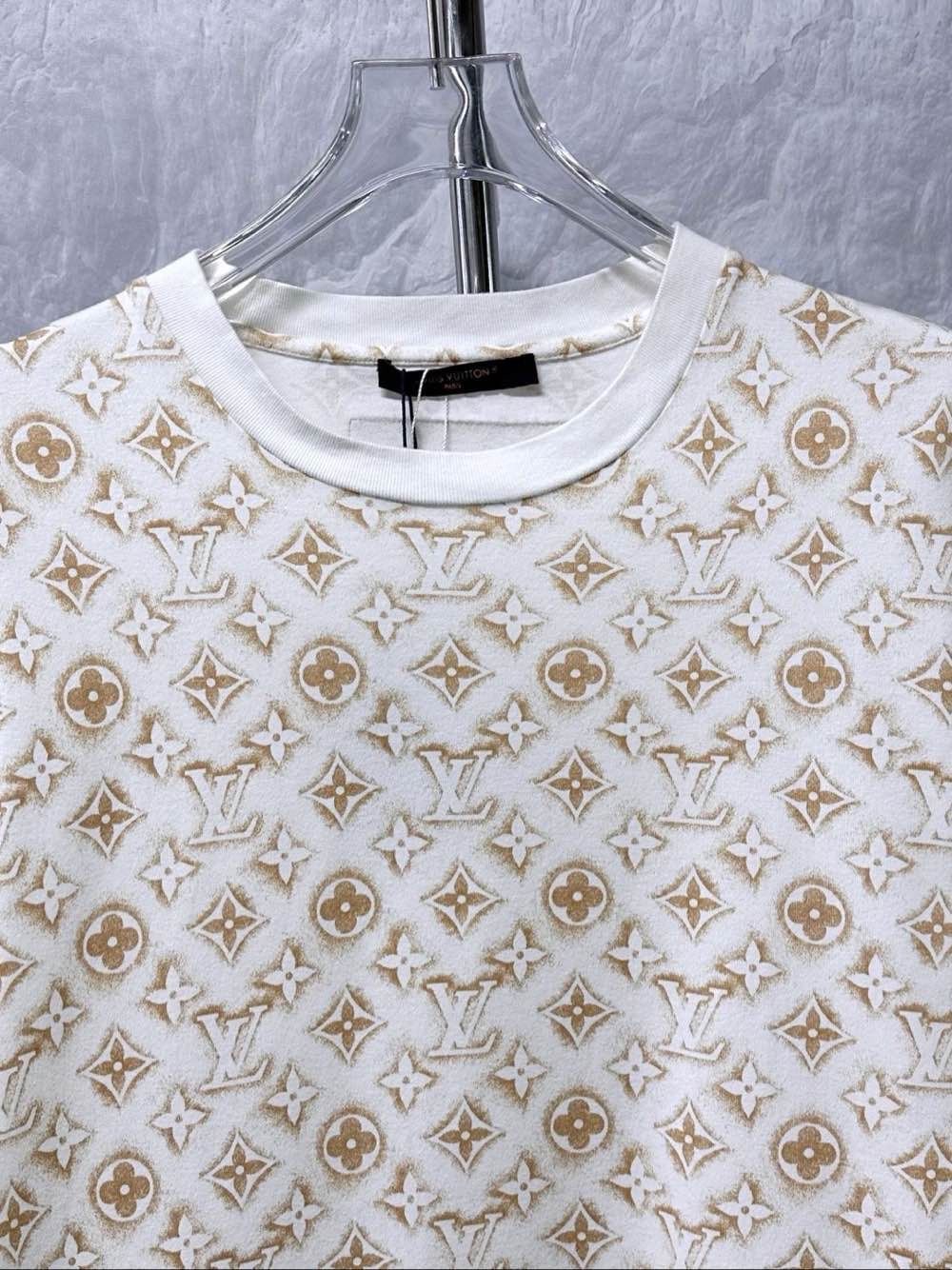 Louis Vuitton Louis Vuitton Monogram Short Sleeve T-Shirt Size XL Size US XL / EU 56 / 4 - 8 Thumbnail