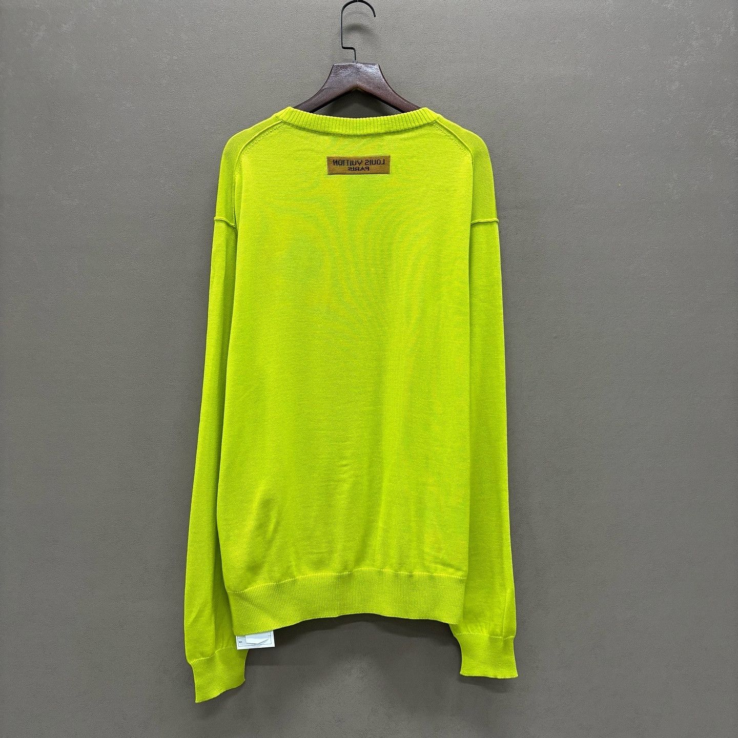 Louis Vuitton Louis Vuitton Paper Airplane Logo Sweater Size M Size US M / EU 48-50 / 2 - 2 Thumbnail