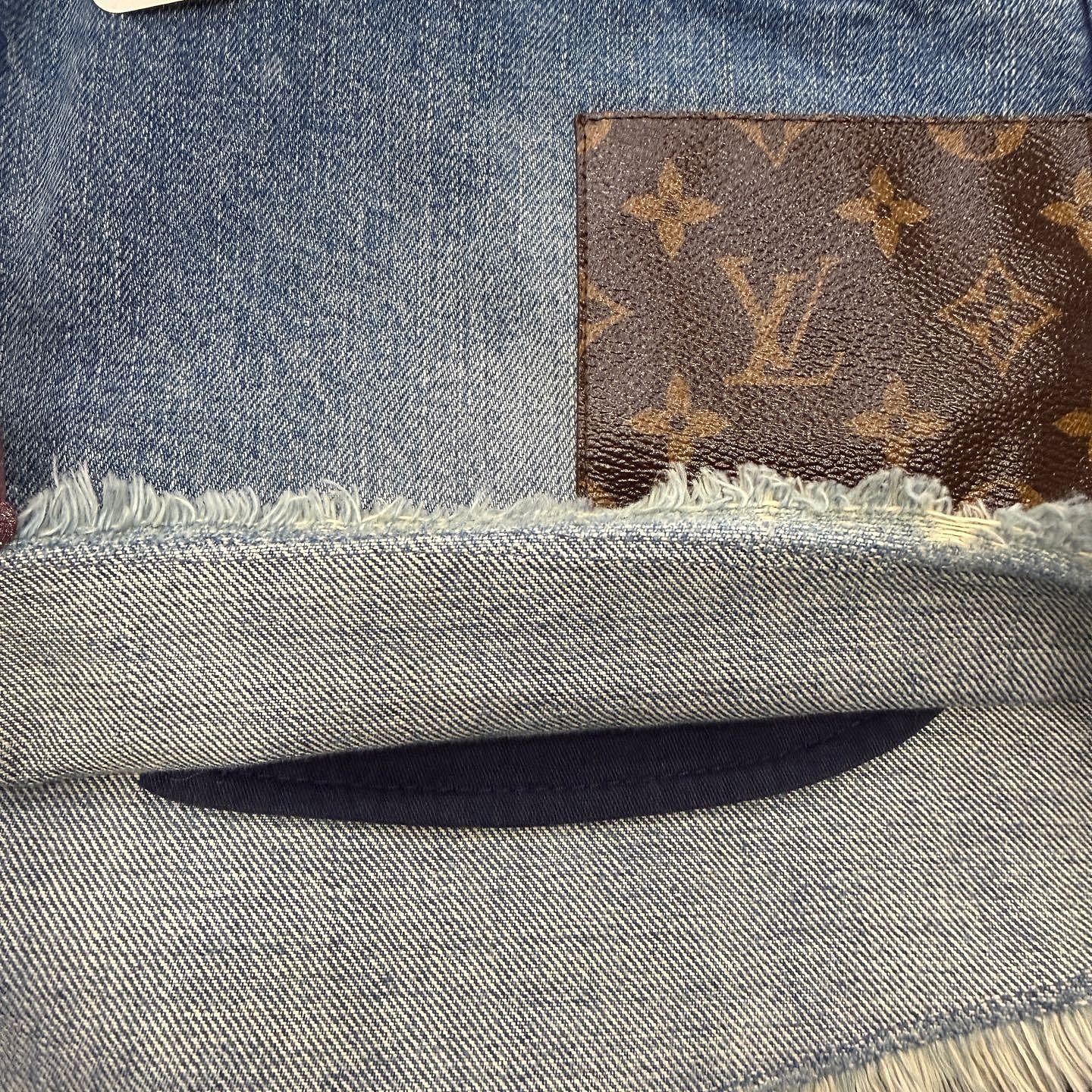 Louis Vuitton Louis Vuitton Monogram Patch Denim Shorts Size 36 Size 25" / US 0 / IT 36 - 6 Thumbnail