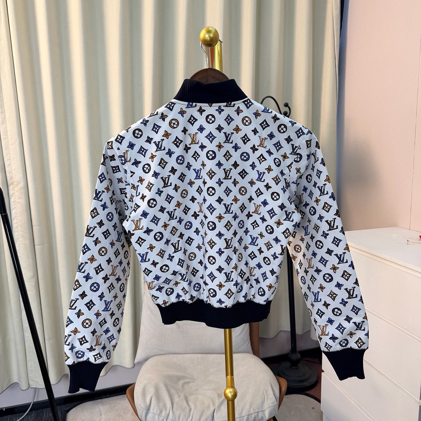 Louis Vuitton Louis Vuitton Monogram Jacket Size 34 Size XS / US 0-2 / IT 36-38 - 2 Thumbnail