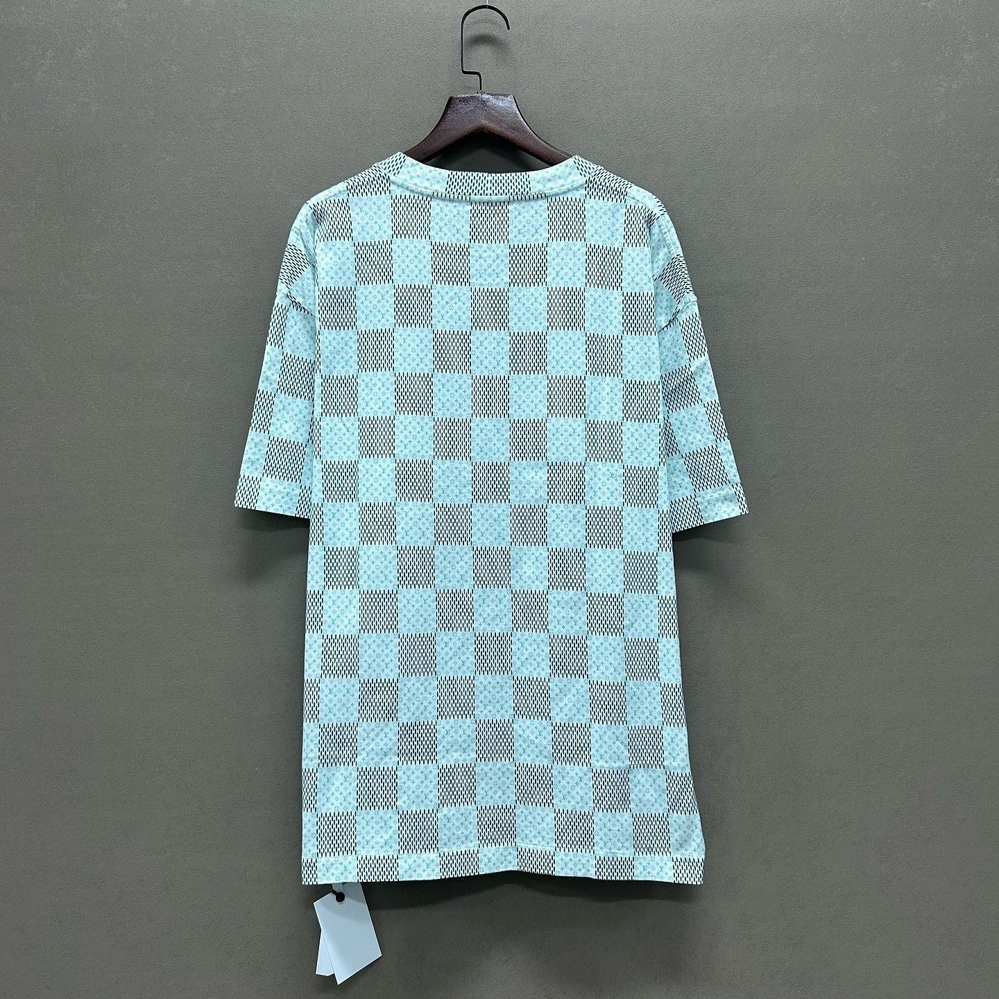Louis Vuitton Louis Vuitton Damier Pattern T-Shirt Size L Size US L / EU 52-54 / 3 - 2 Thumbnail