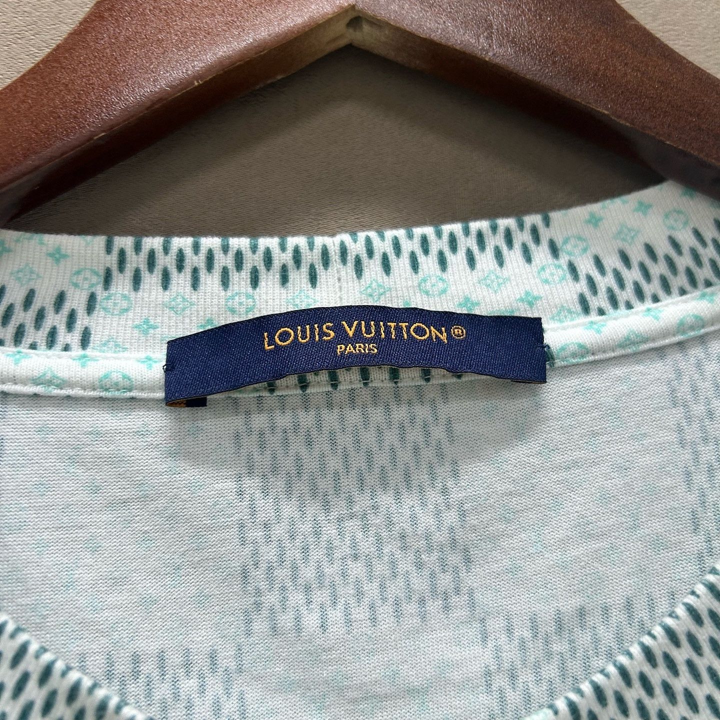 Louis Vuitton Louis Vuitton Damier Pattern T-Shirt Size L Size US L / EU 52-54 / 3 - 3 Thumbnail