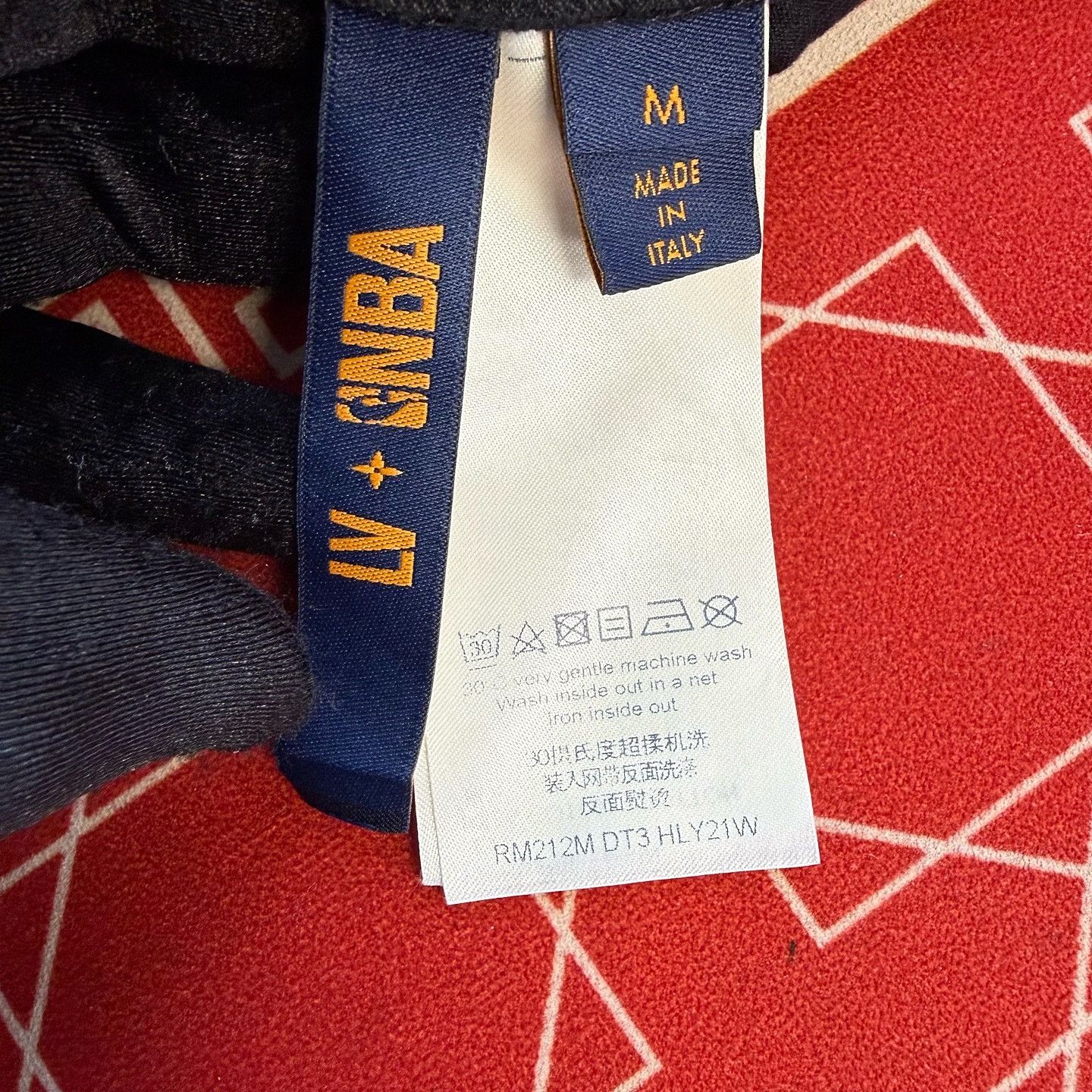 Louis Vuitton Louis Vuitton x NBA Logo Patch T-Shirt Size M Size US M / EU 48-50 / 2 - 4 Thumbnail