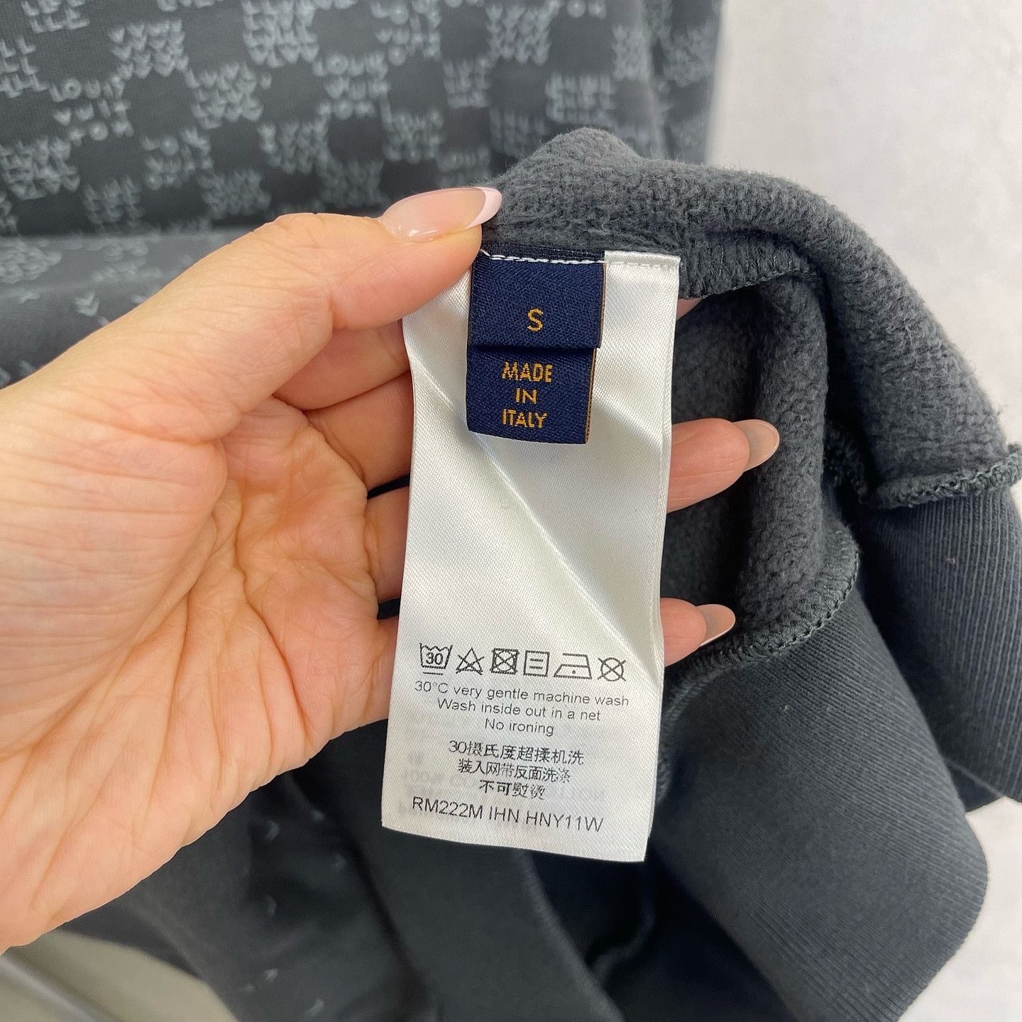 Louis Vuitton Louis Vuitton Monogram Print Sweatshirt Gray Size S Size US S / EU 44-46 / 1 - 4 Thumbnail